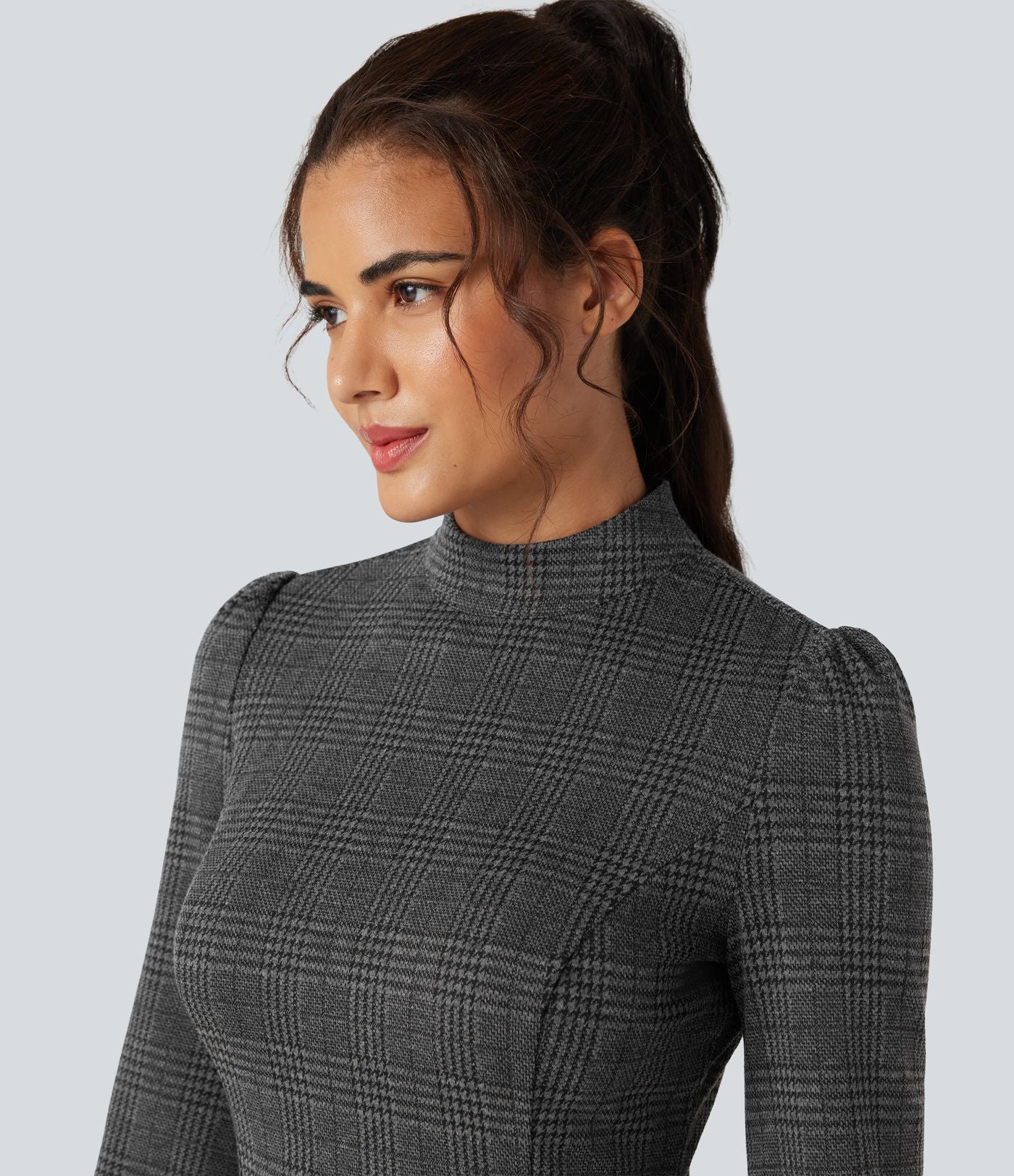 Robe courte col montant manches longues pied-de-poule carreaux