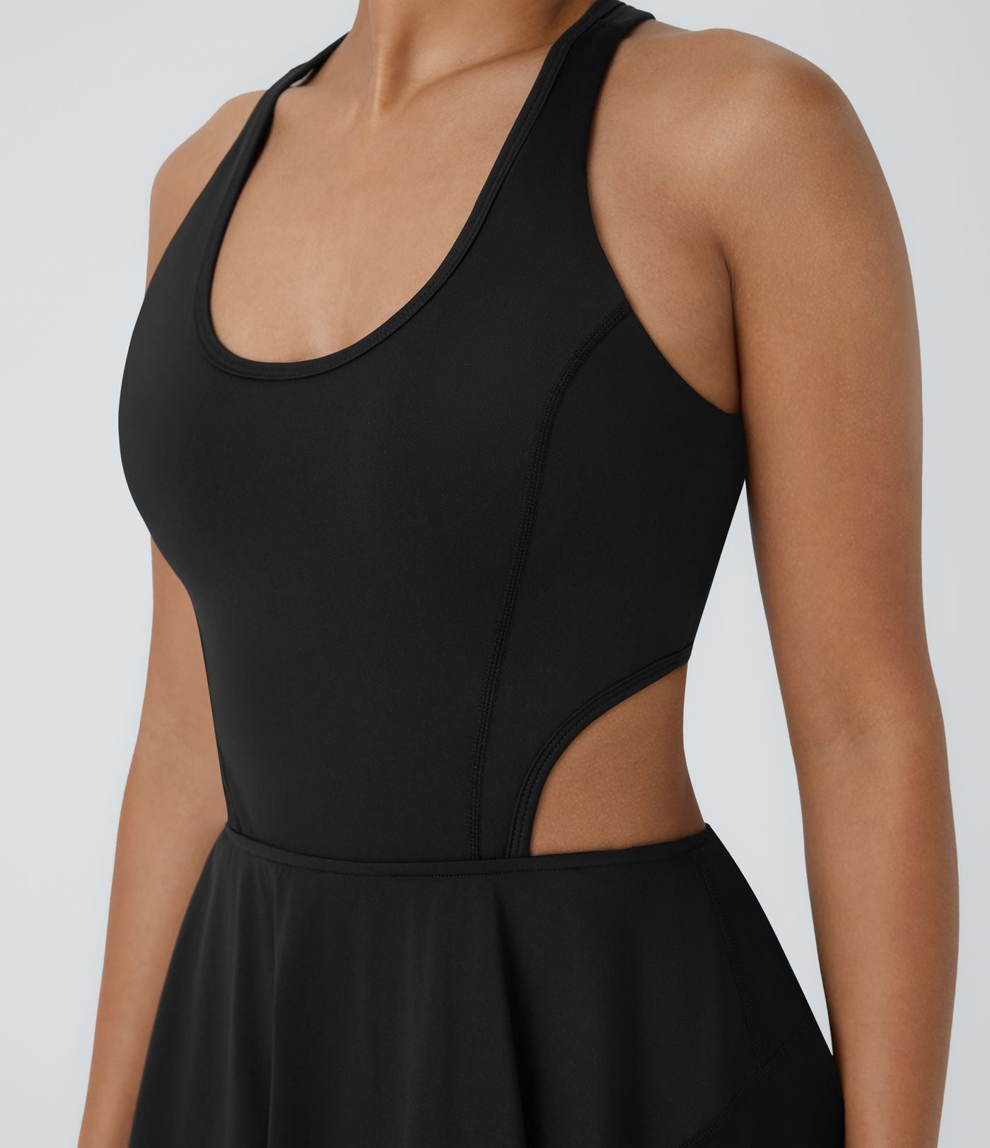 Robe de tennis mini SoftlyZero™ Airy dos nu avec bretelles croisées découpées et poches à effet frais InstantCool