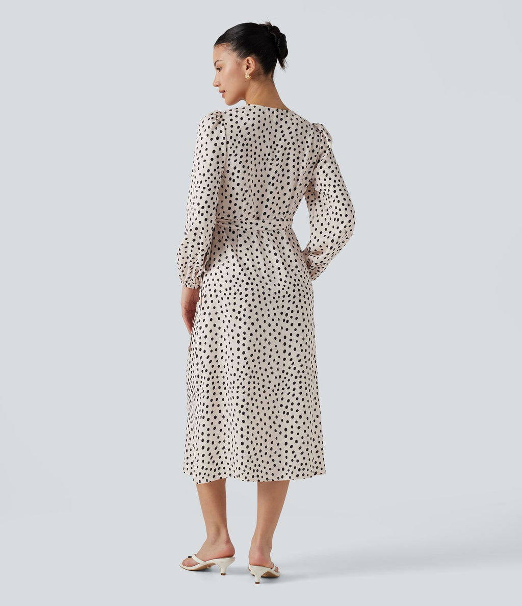 Robe midi à pois esprit bureau, col V cache-cœur et manches longues