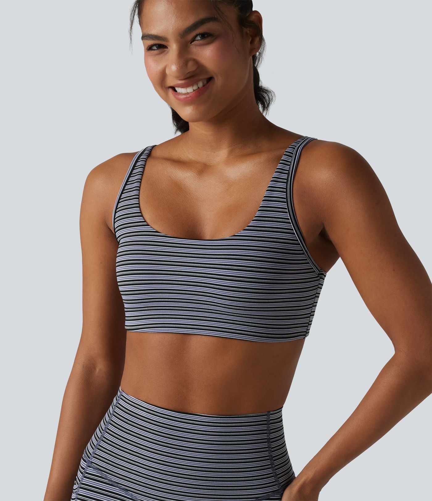 Brassière de sport Halara UltraSculpt™ à rayures jacquard, maintien léger, décolleté en U et découpe intégrée