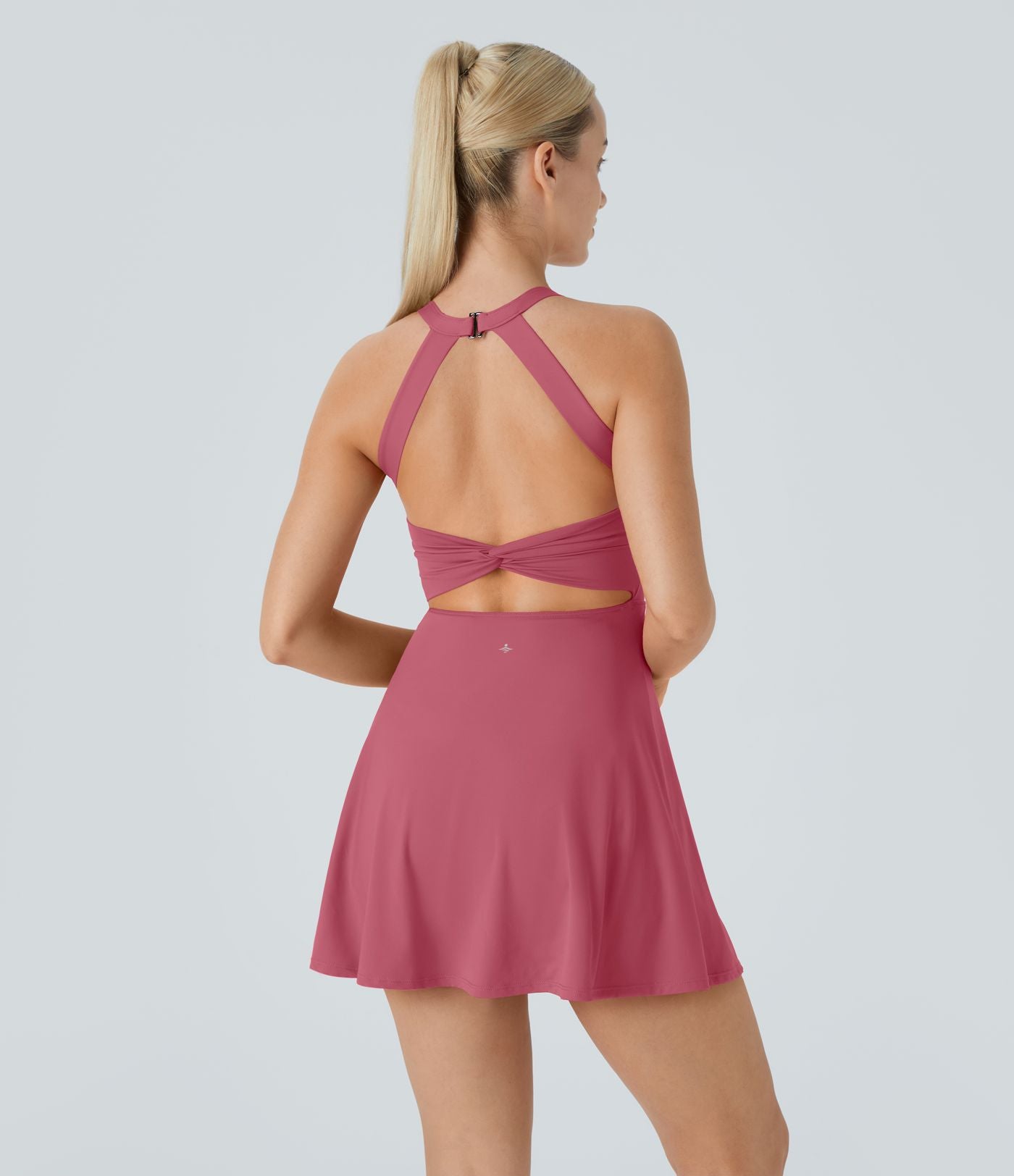 Robe de sport dos nu torsadée A-C