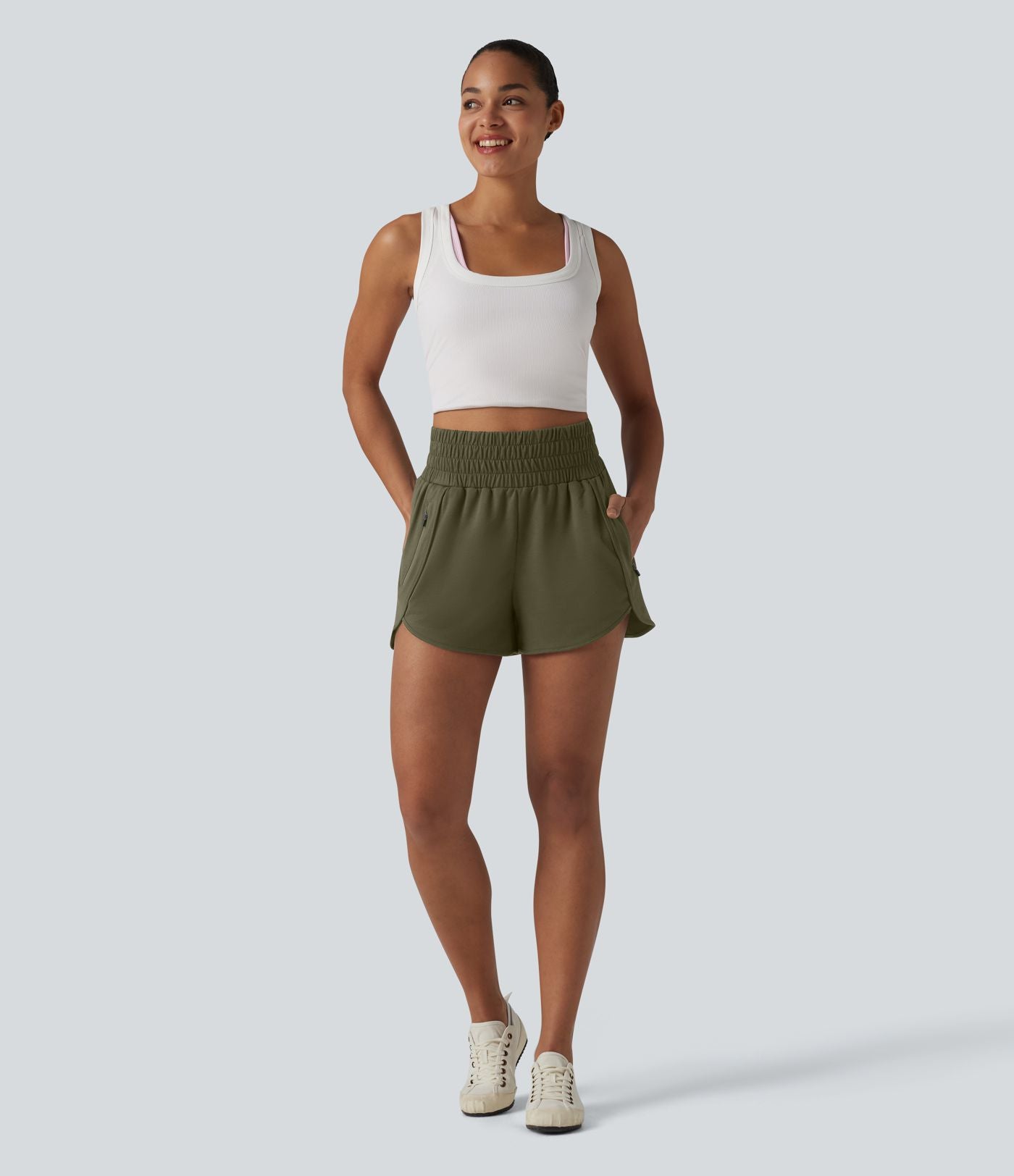 Short sweat décontracté taille haute à ourlet arrondi 7,5 cm avec poches