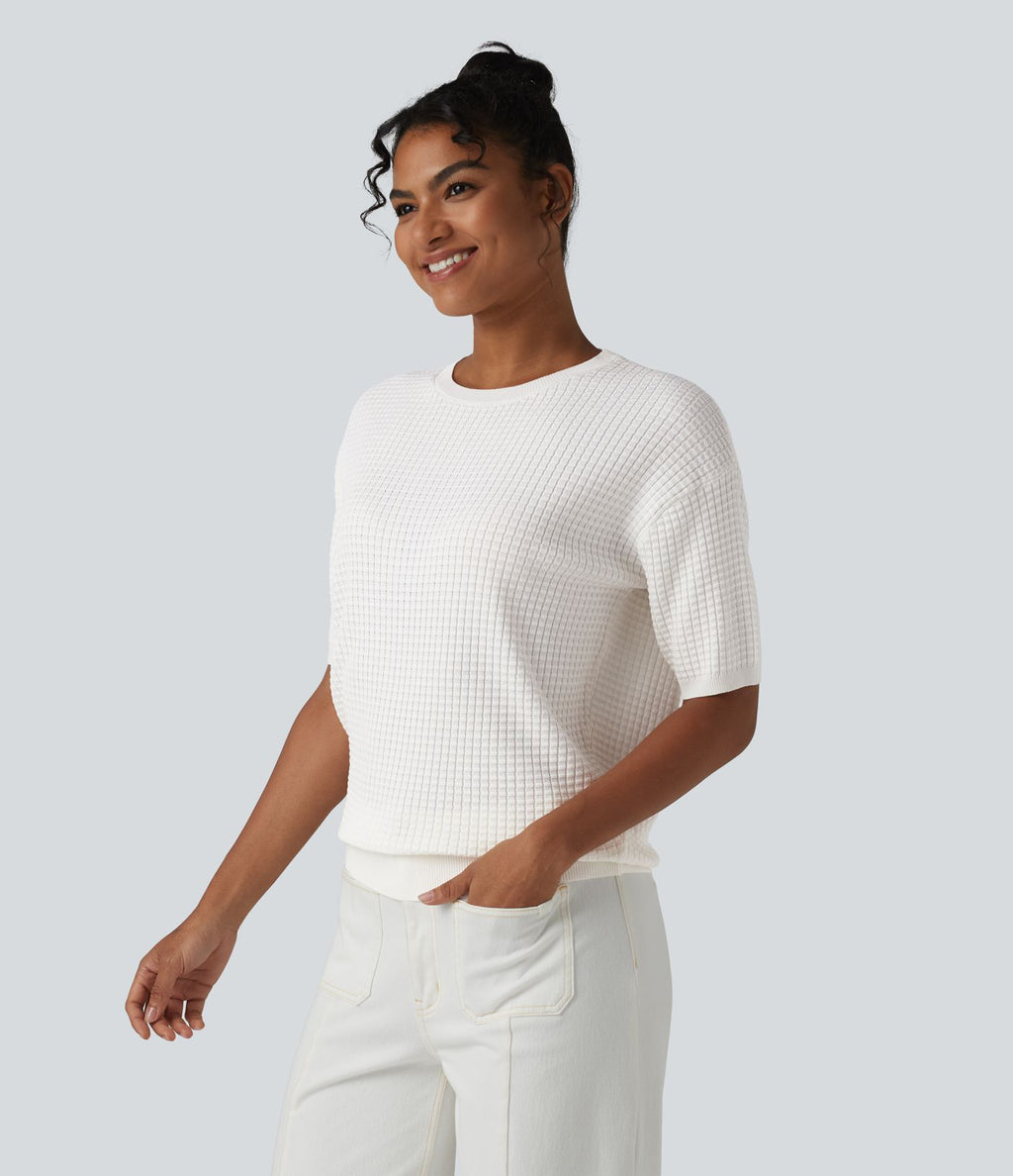 Pull col rond manches courtes en tissu gaufré