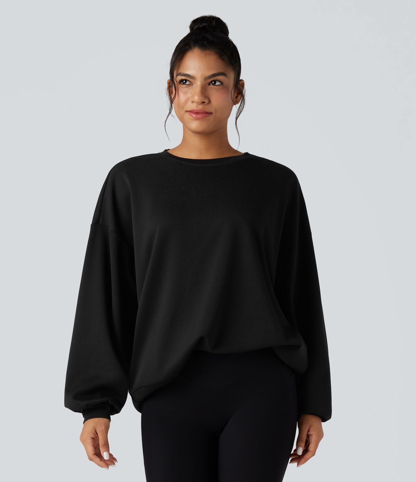 Sweat-shirt col rond manches longues coupe décontractée avec poches