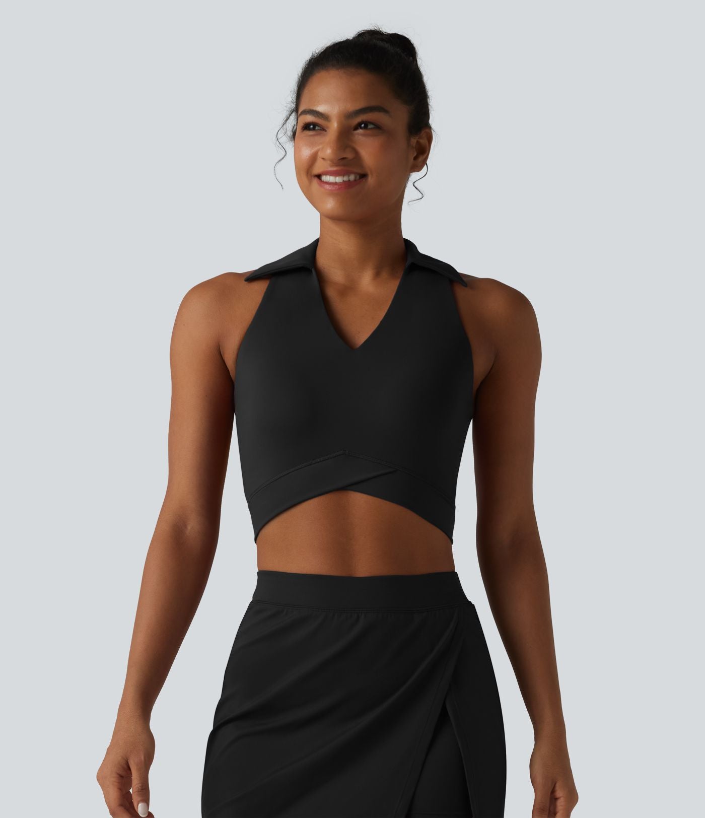 Débardeur de yoga SoftlyZero™ Airy court col V, brassière intégrée, dos nageur, ourlet croisé, à effet frais InstantCool