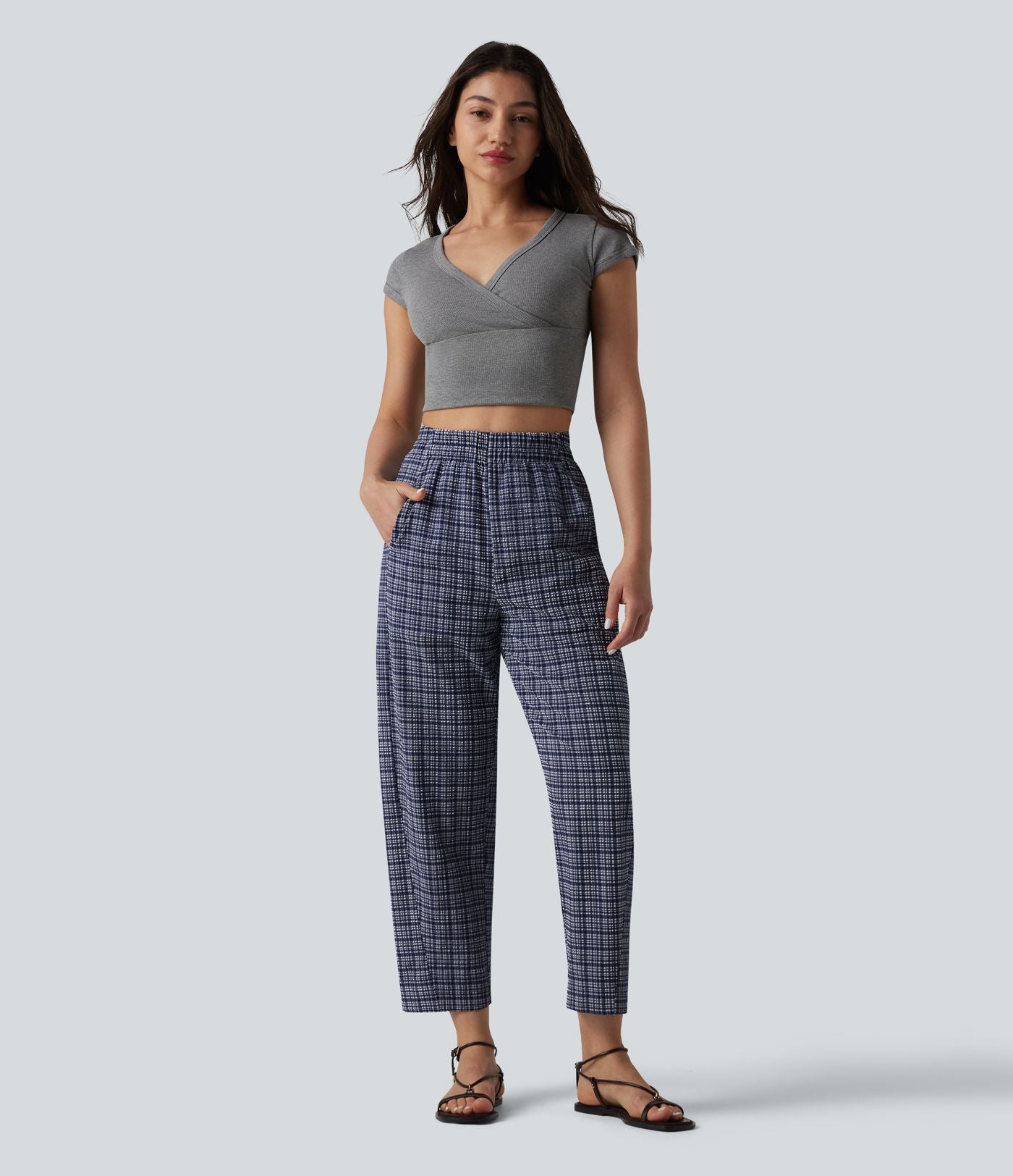 Pantalon décontracté à carreaux froissés taille haute avec poches