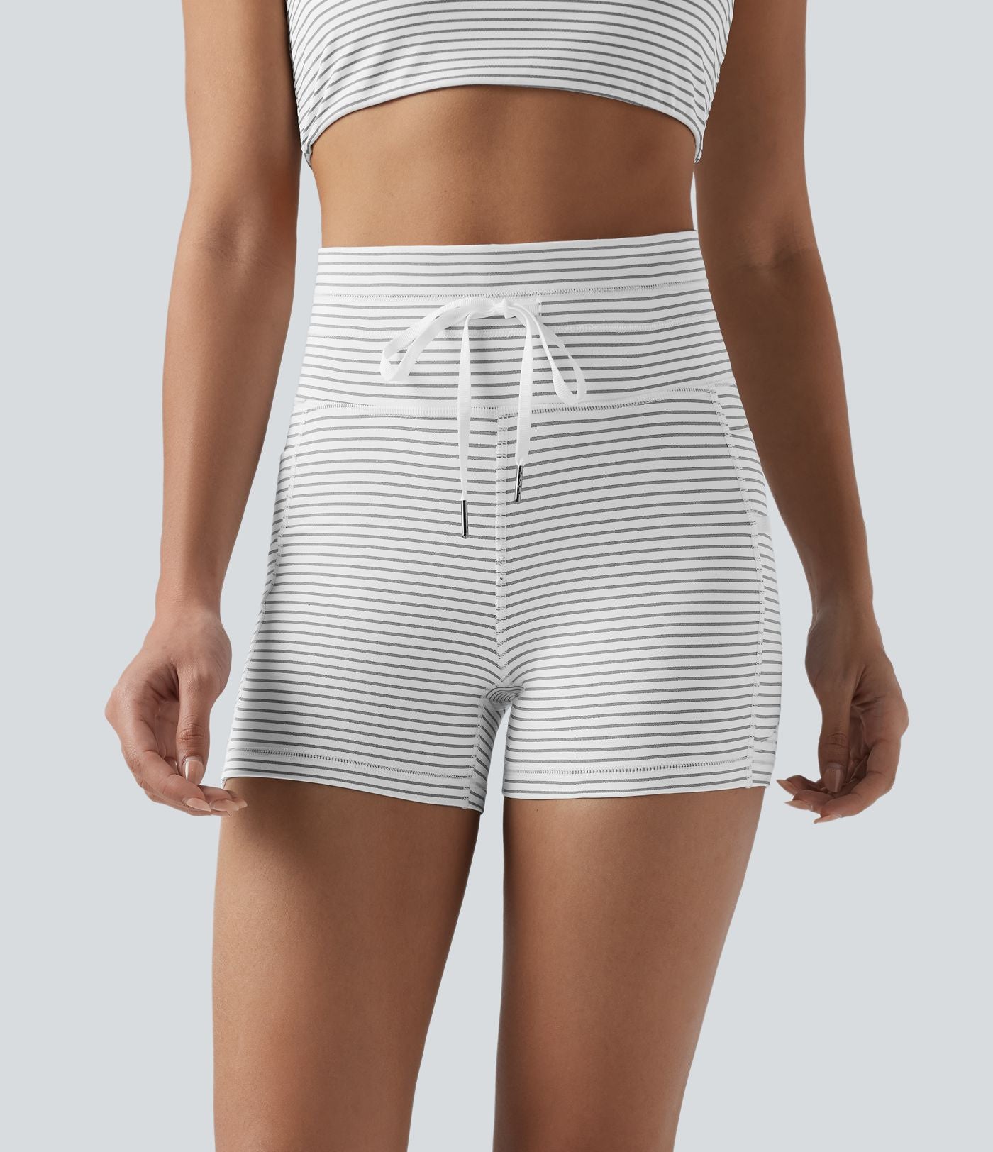 Short cycliste de yoga taille haute à rayures avec cordon de serrage 7,5 cm et poches