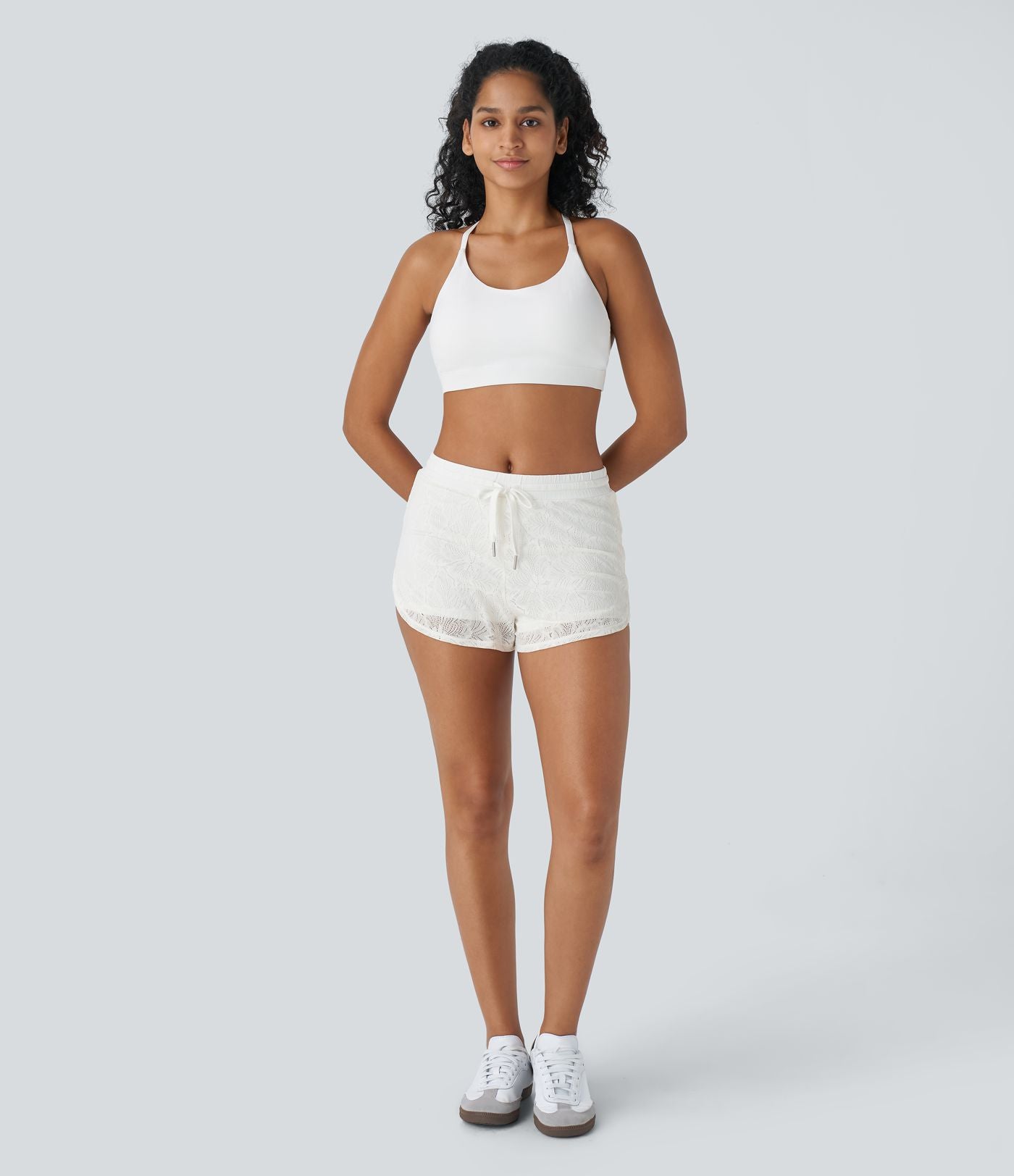 Short Yoga Taille Mi Haute avec Cordon de Serrage Ourlet Courbé en Dentelle 2 en 1