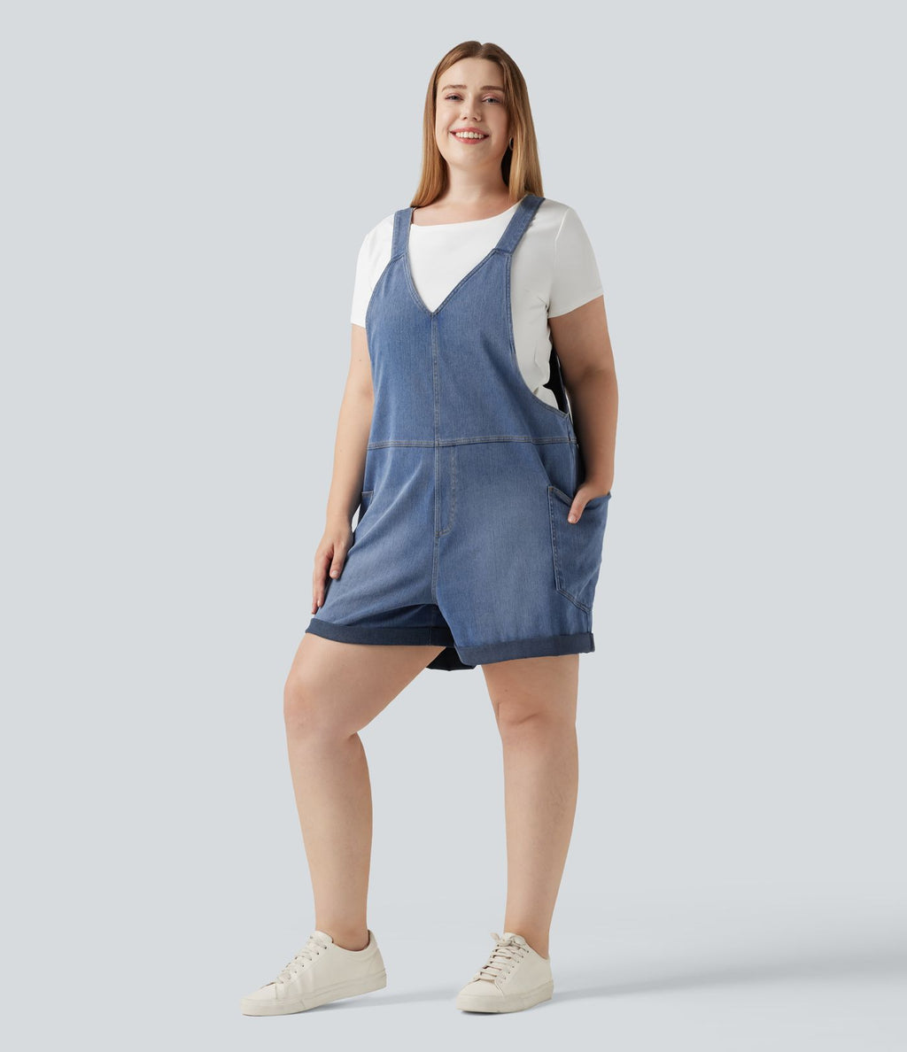 Salopette-short délavée grande taille en Jean Halara Flex™ Denim à col V avec ourlets retroussés et poches