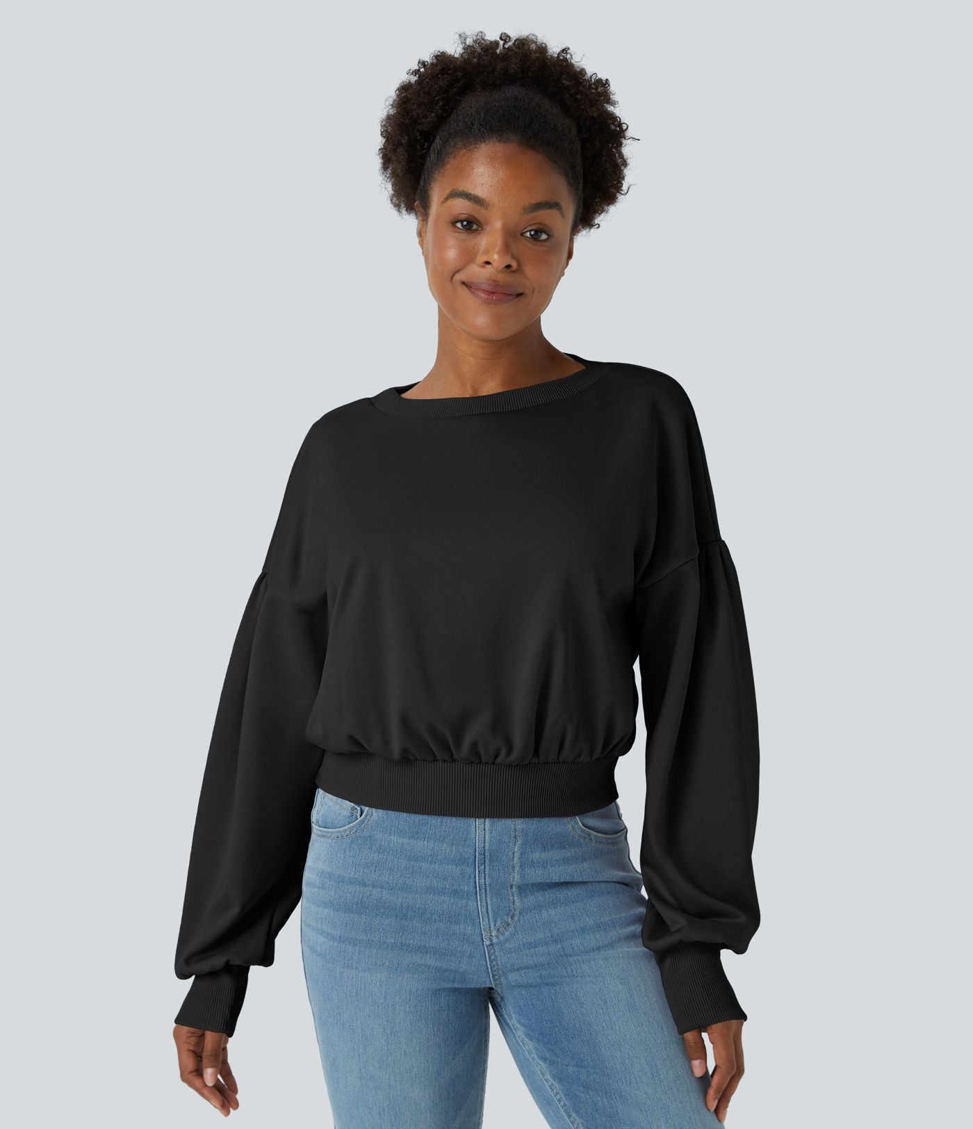 Sweat-shirt décontracté ample à col rond, épaules tombantes et manches évasées plissées