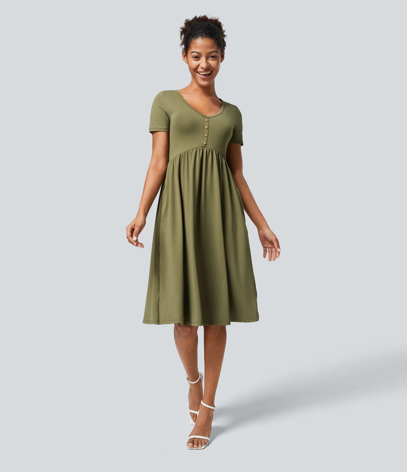 Robe Casual Midi Col en V Boutons Décoratifs Manches Courtes Poches Latérales et Plis