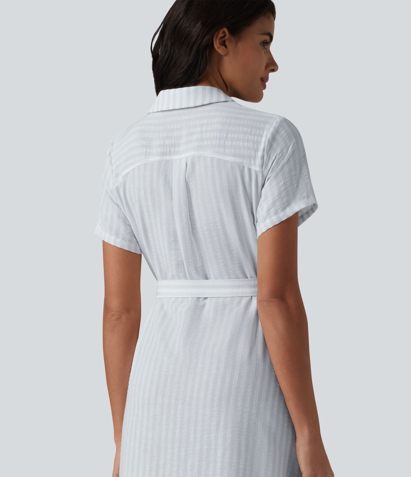 Robe-chemise midi tailleur à manches courtes et col, aspect lin à rayures, ceinturée et avec poches