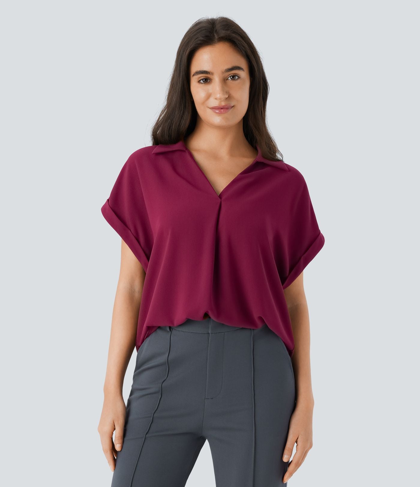 Chemise de travail col V avec ourlet arrondi