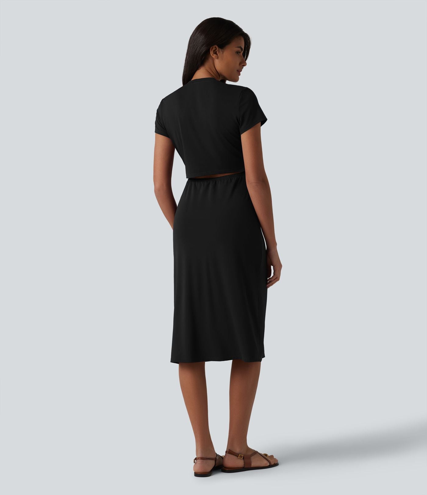 Robe casual mi-longue col rond à manches courtes avec découpe