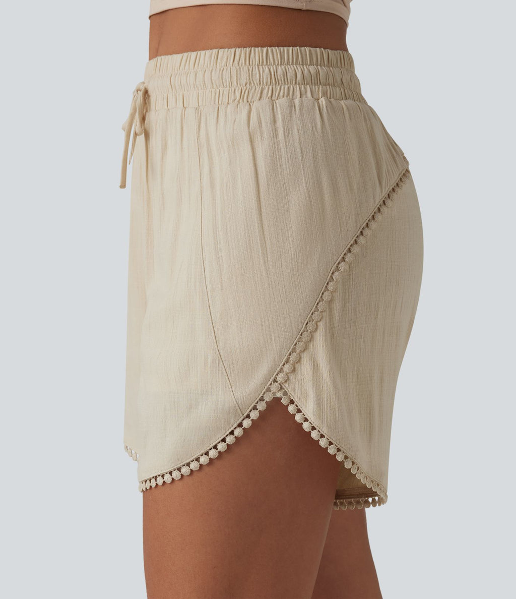 Short décontracté 2 en 1 à taille mi-haute, cordon de serrage, franges contrastées et ourlet arrondi