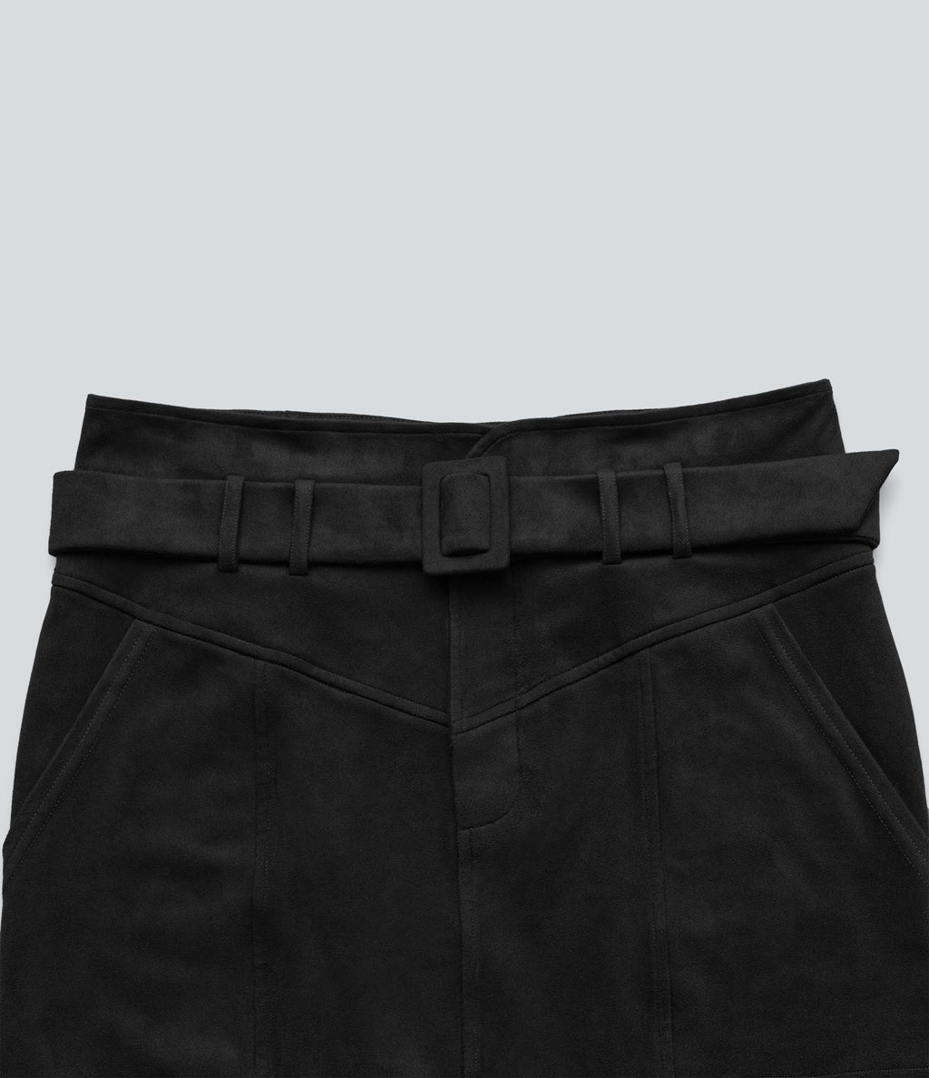 Jupe de travail mini moulante en daim taille haute avec ceinture et poches