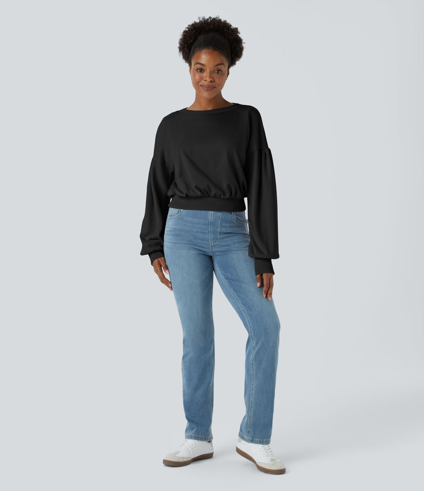 Sweat-shirt décontracté ample à col rond, épaules tombantes et manches évasées plissées