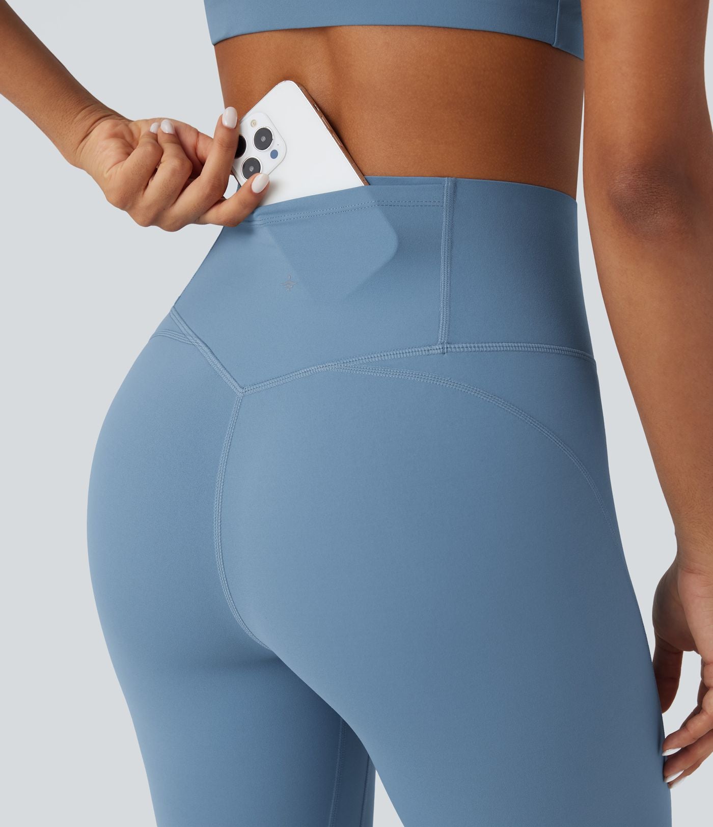 Legging d'entraînement gainant taille haute avec poches Halara UltraSculpt™