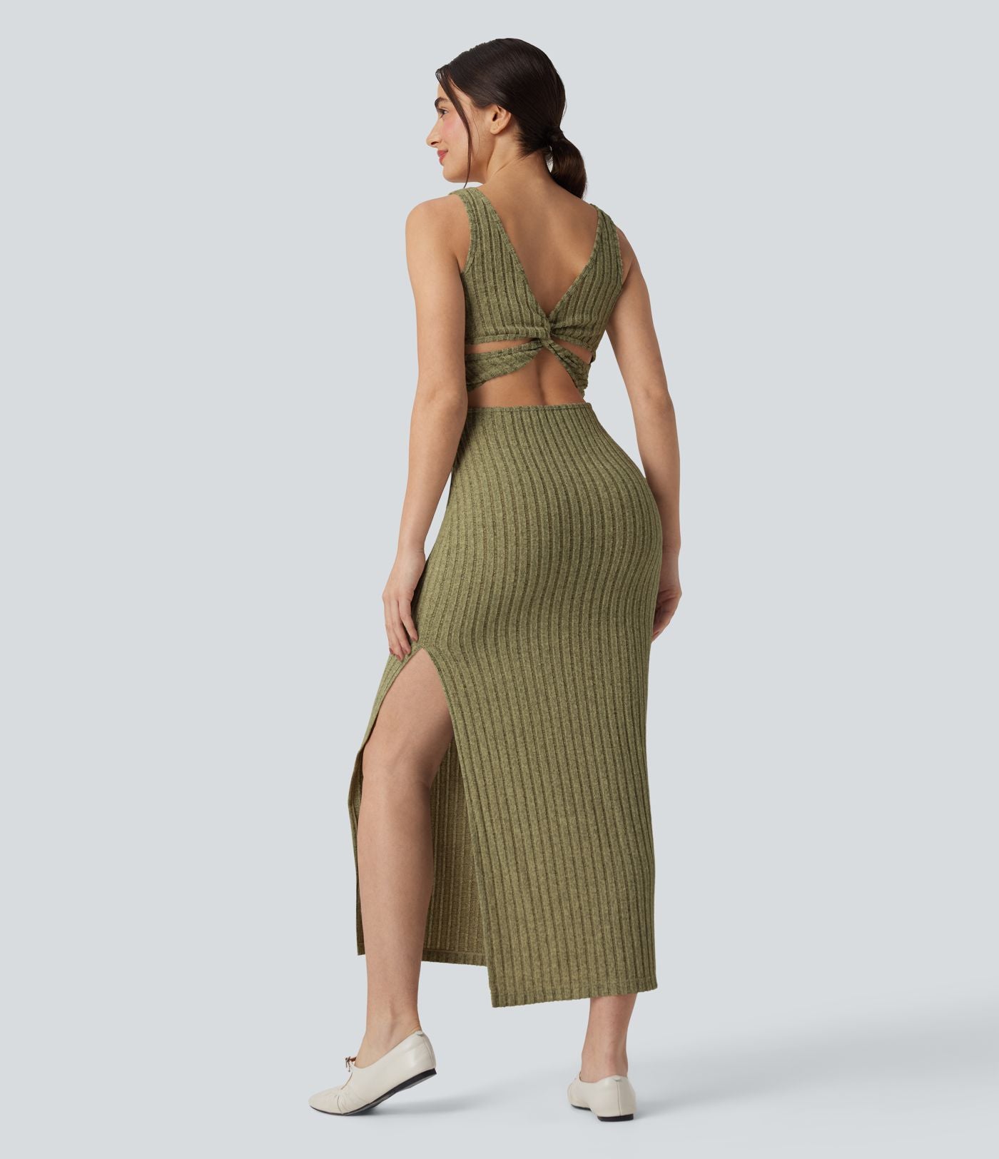 Robe longue moulante décontractée maille côtelée col carré sans manches dos torsadé avec fente