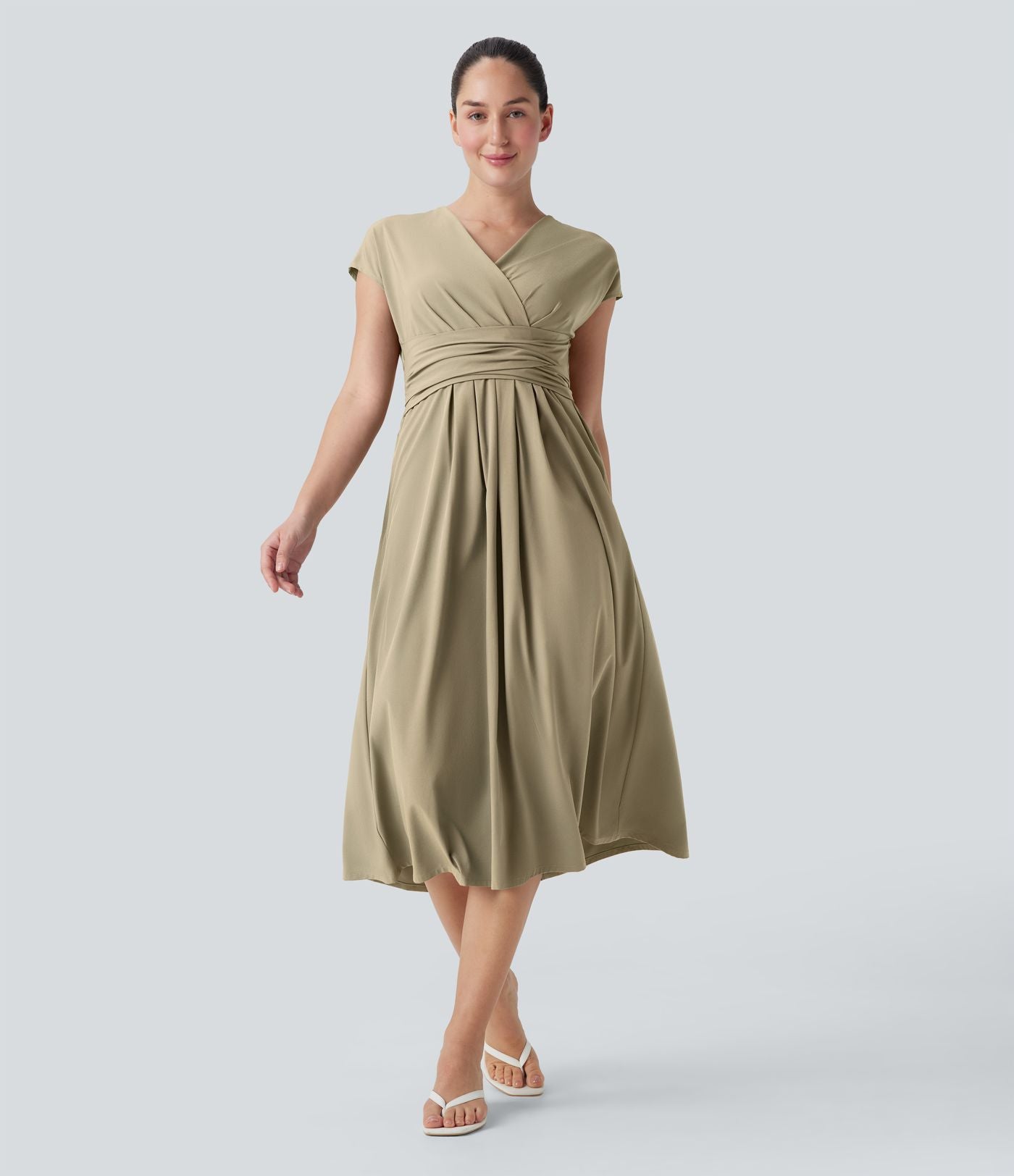 Robe midi Breezeful™ col V manches courtes à liens dans le dos séchage rapide avec poches latérales