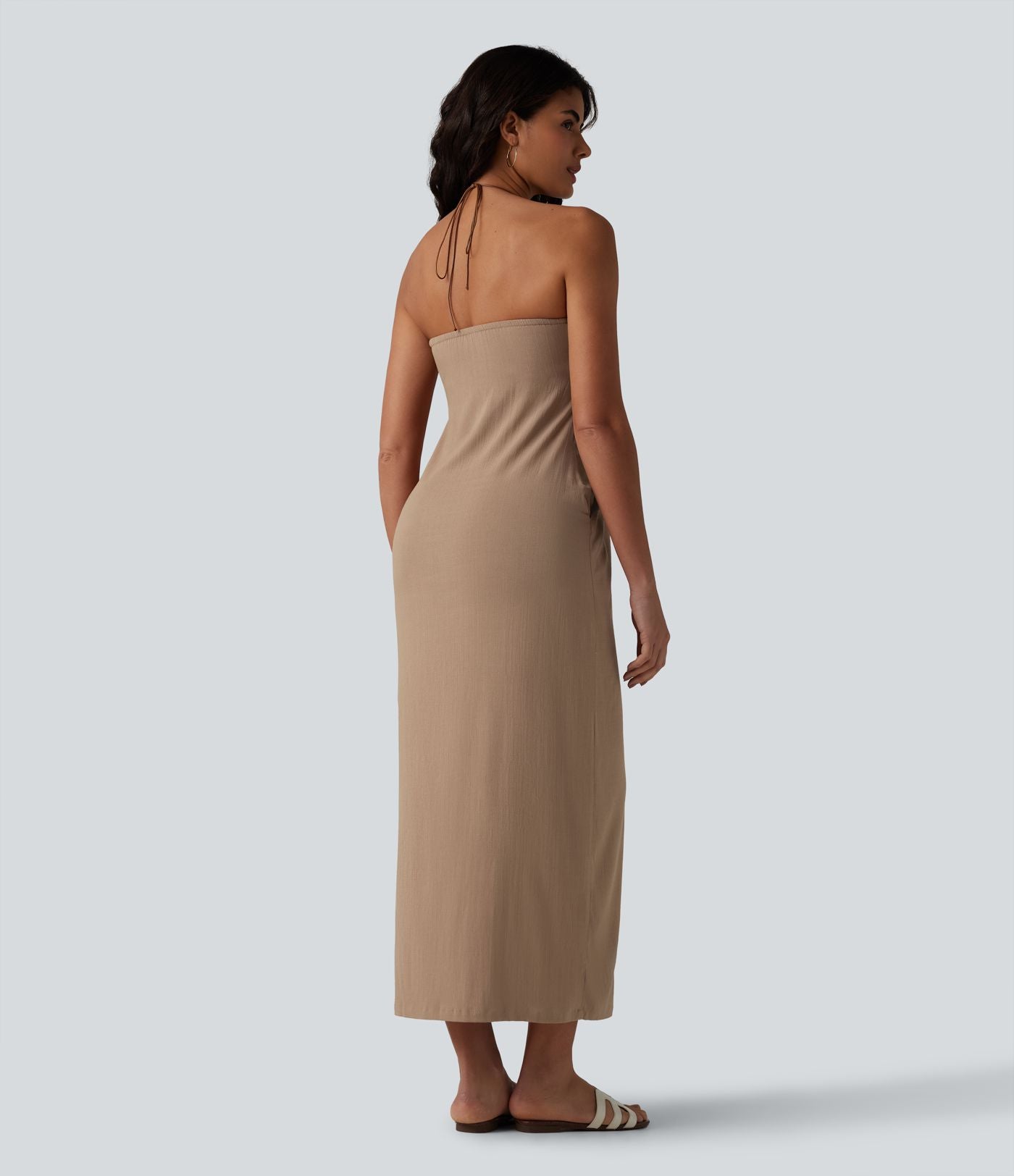 Robe longue estivale col licou dos nu avec lien soutien-gorge intégré aspect lin avec poches