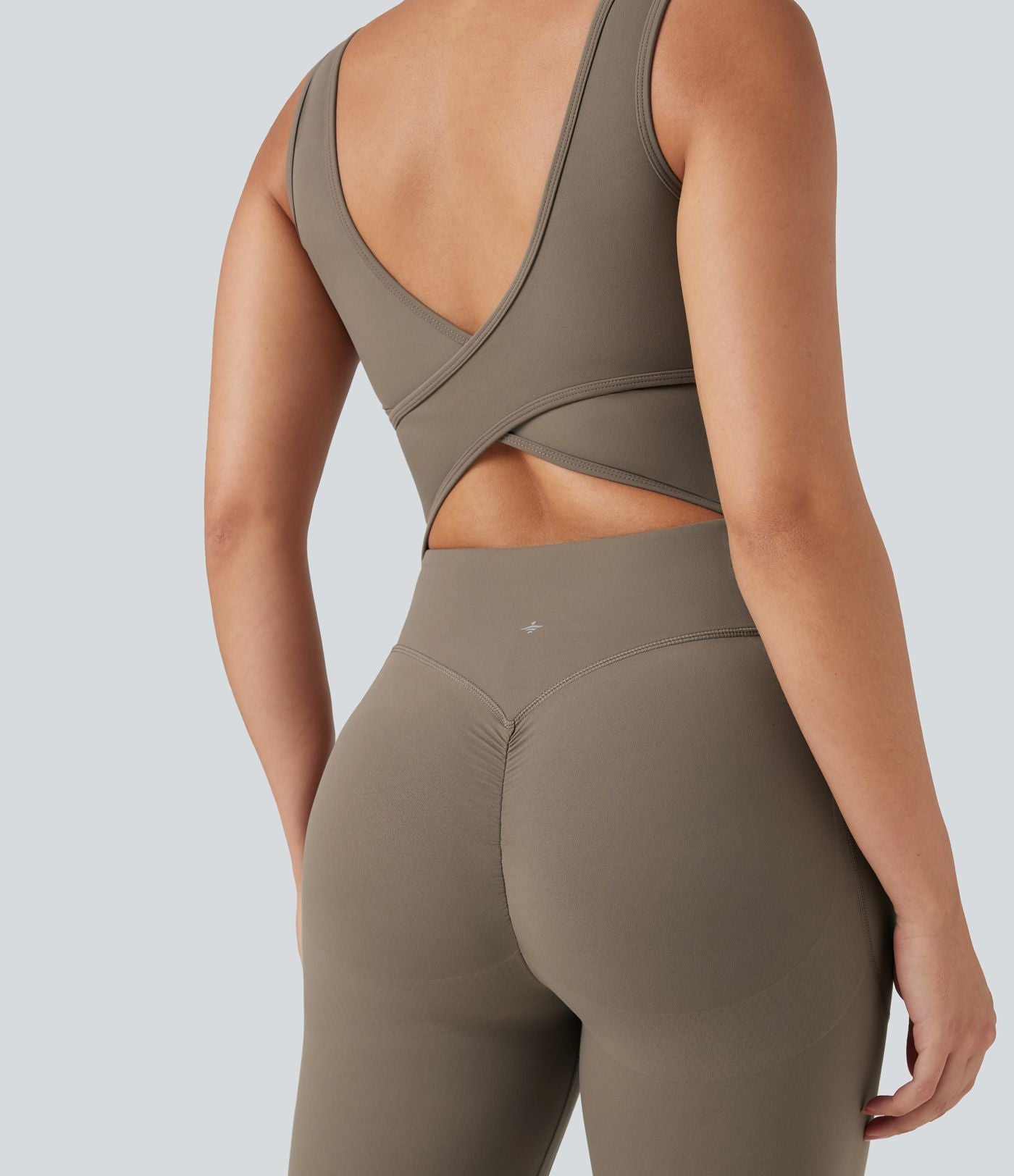 Combinaison de sport Halara UltraSculpt™ col V gainante push-up à poches