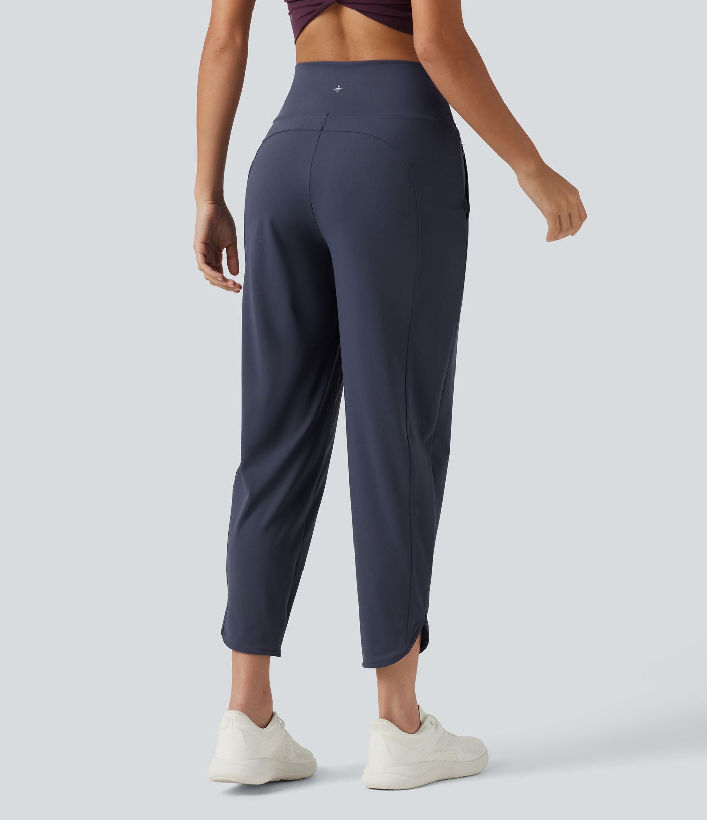 Pantalon de running court effet frais InstantCool taille haute à séchage rapide avec cordon intérieur, ourlet arrondi, poches et protection solaire UPF50+