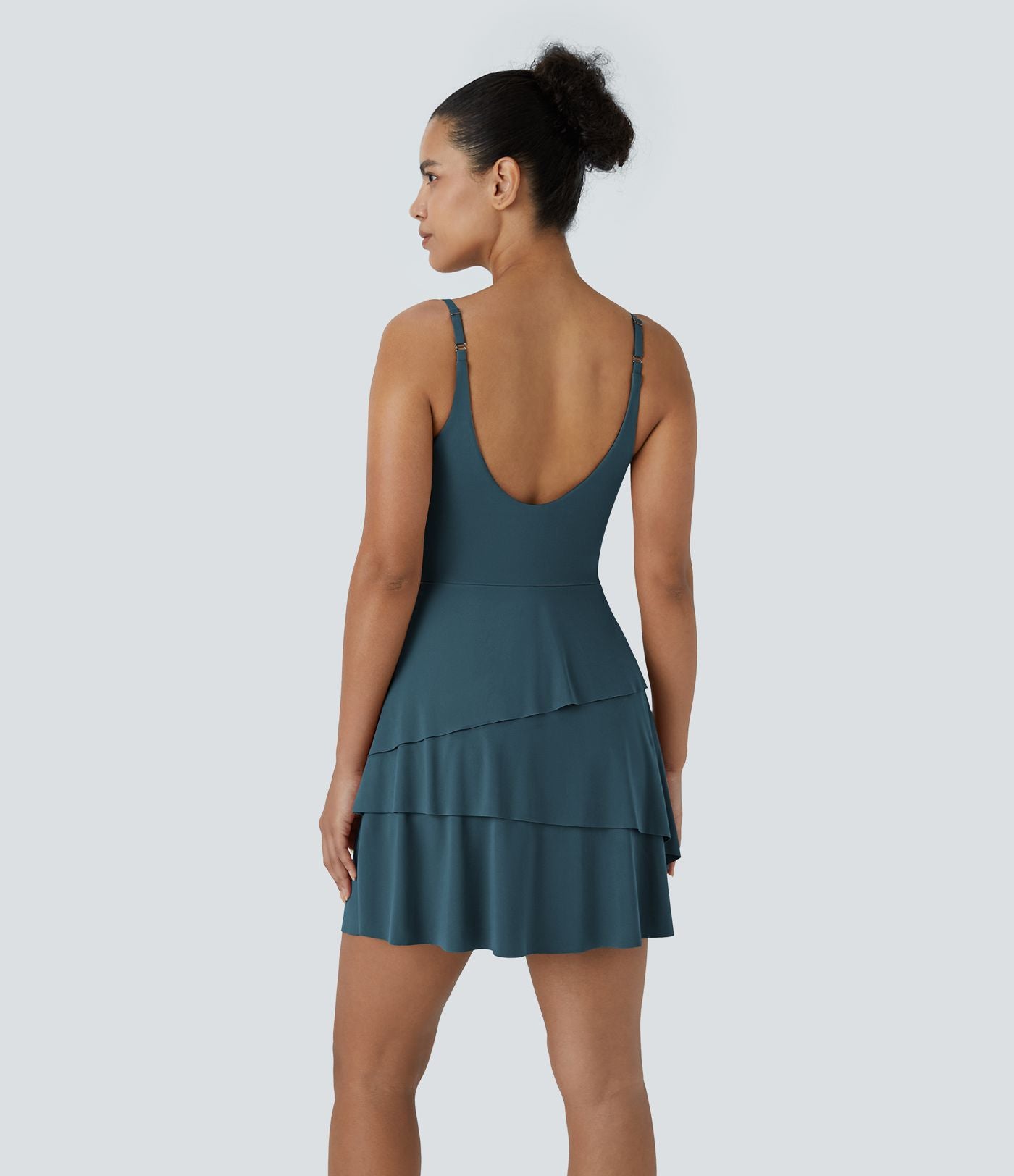 Robe de sport mini SoftlyZero™ Airy à effet frais InstantCool 2-en-1 avec volants superposés et dos nu avec poches