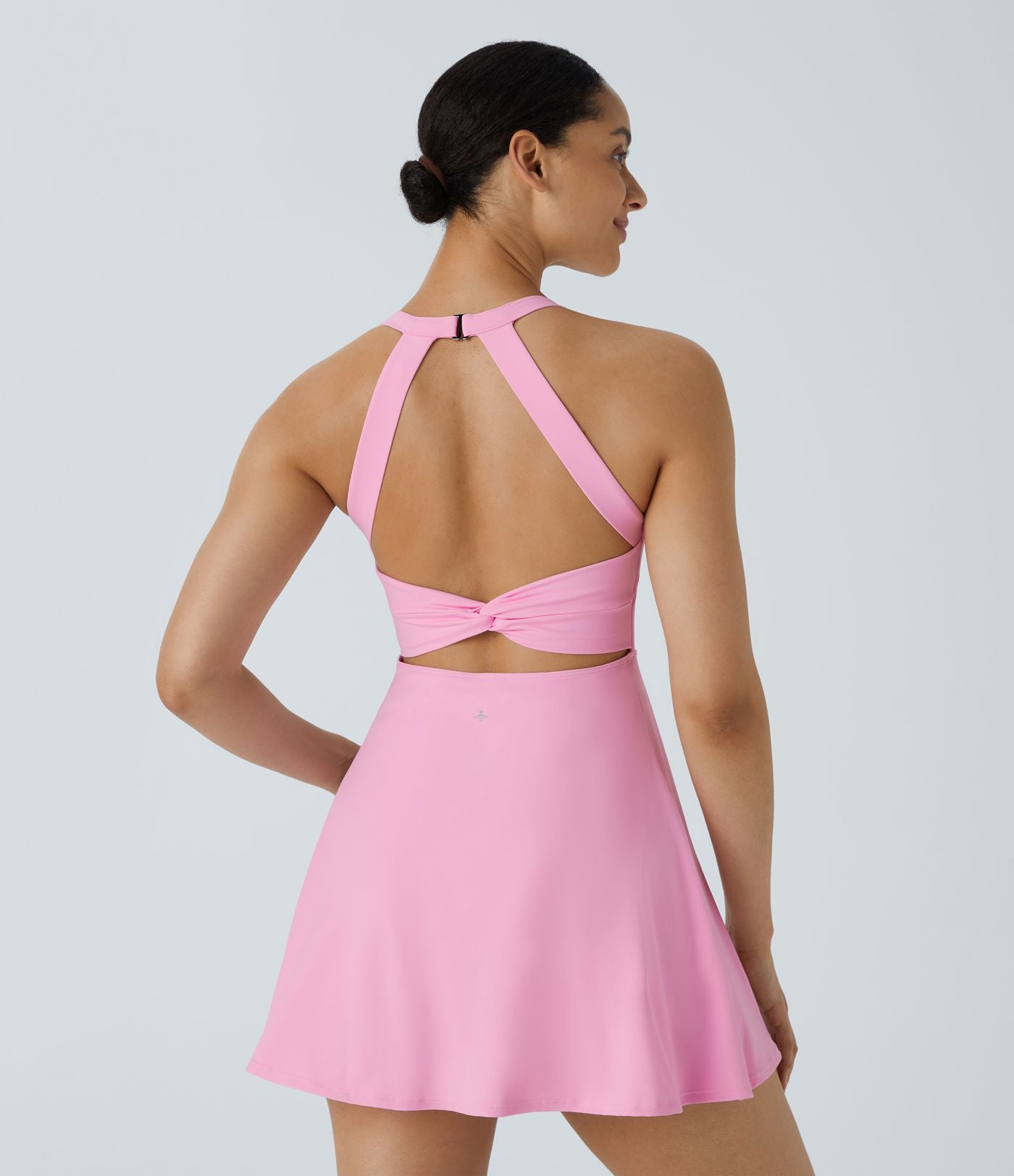 Robe de sport dos nu torsadée A-C