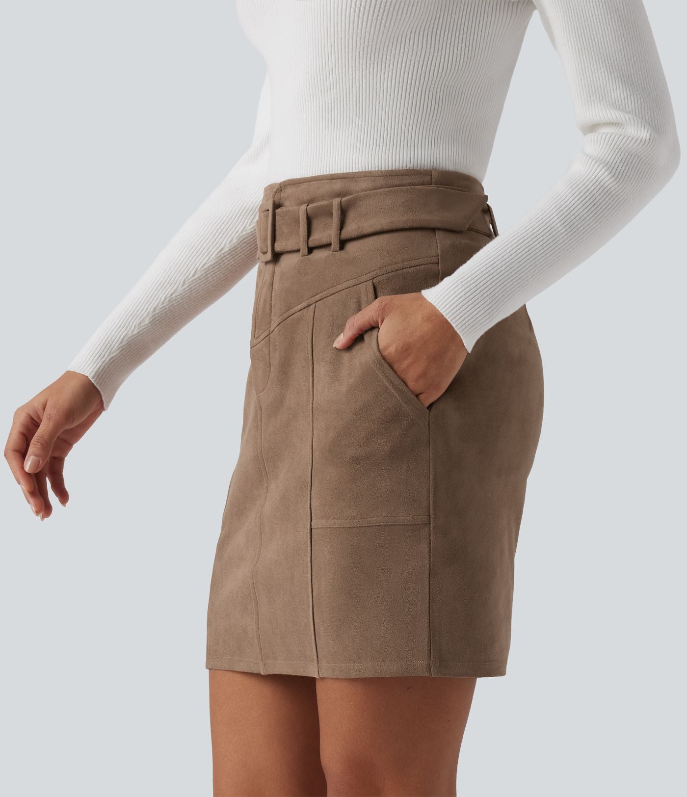 Jupe de travail mini moulante en daim taille haute avec ceinture et poches