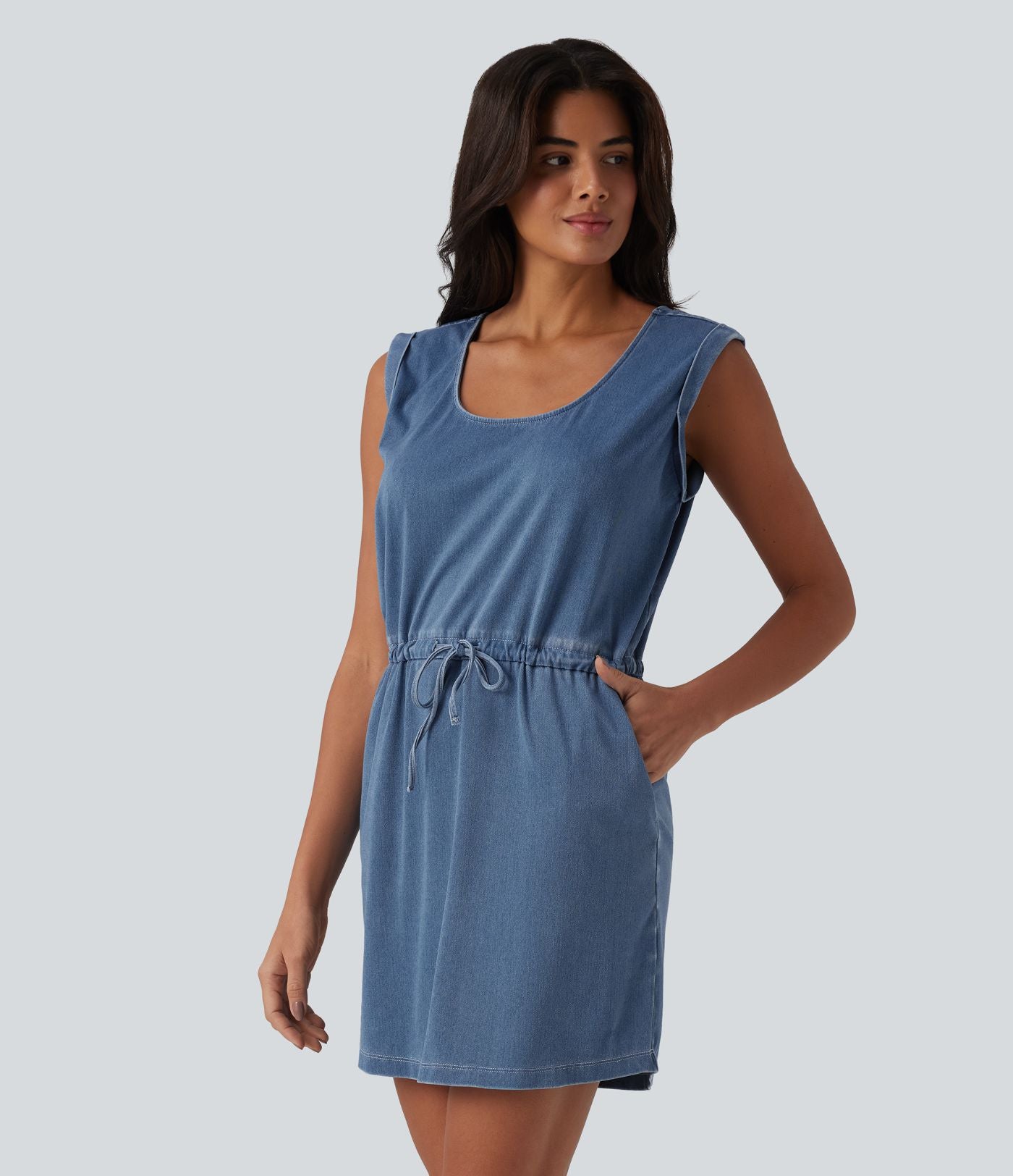 Robe mini Halara Flex™ jean décontracté en lyocell drapé, encolure U, sans manches, à cordon, avec poches