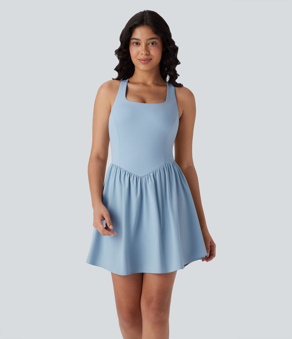Robe active fluide Breezeful™ mini 2-en-1 à séchage rapide avec dos nu, style corset et poche - Longueur allongée