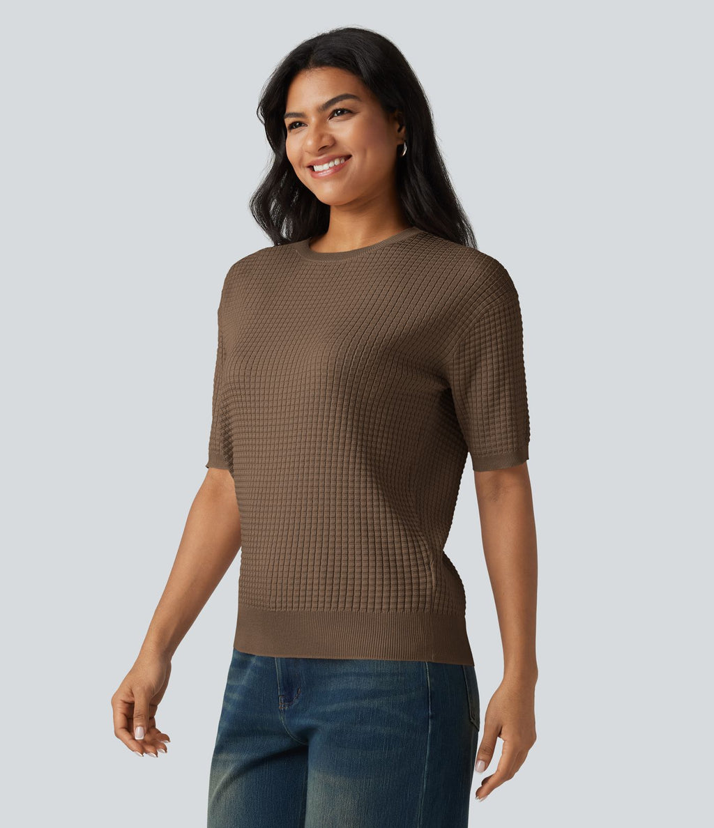 Pull col rond manches courtes en tissu gaufré