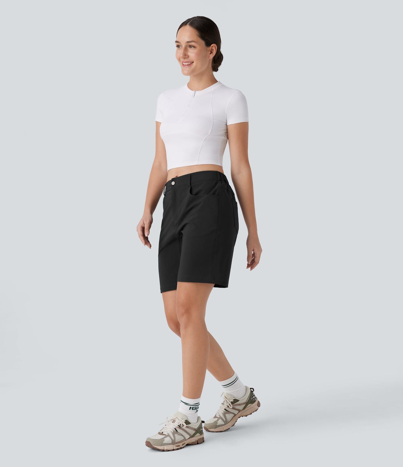 Short de randonnée déperlant taille moyenne 17,5 cm avec boutons, zip et poches multiples