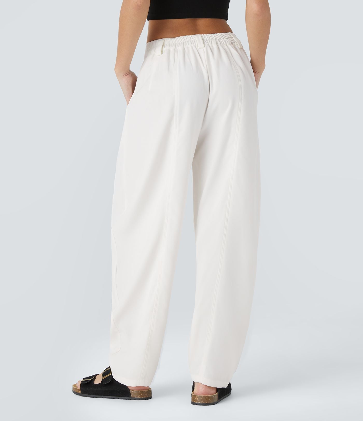 Pantalon tailleur ample, taille moyenne, coupe barrel, à poches