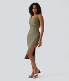 Robe midi laquée fendue, brassière intégrée, dos nu croisé