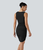 Robe moulante SoftlyZero™ Airy à col rond, sans manches, détails froncés, coussinets amovibles et short gainant amovible
