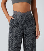 Pantalon de yoga droit taille haute Halara UltraSculpt™ léopard avec dentelle contrastée et poches