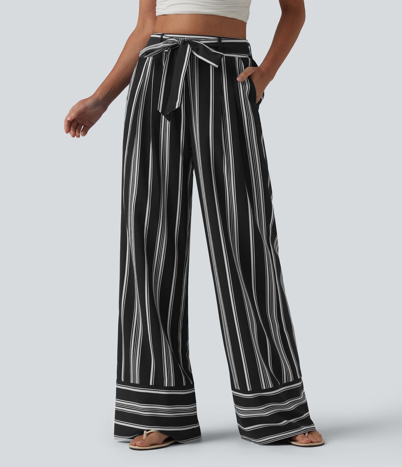 Pantalon large taille haute à rayures avec ceinture et poches