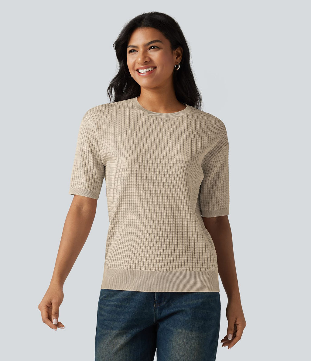 Pull col rond manches courtes en tissu gaufré