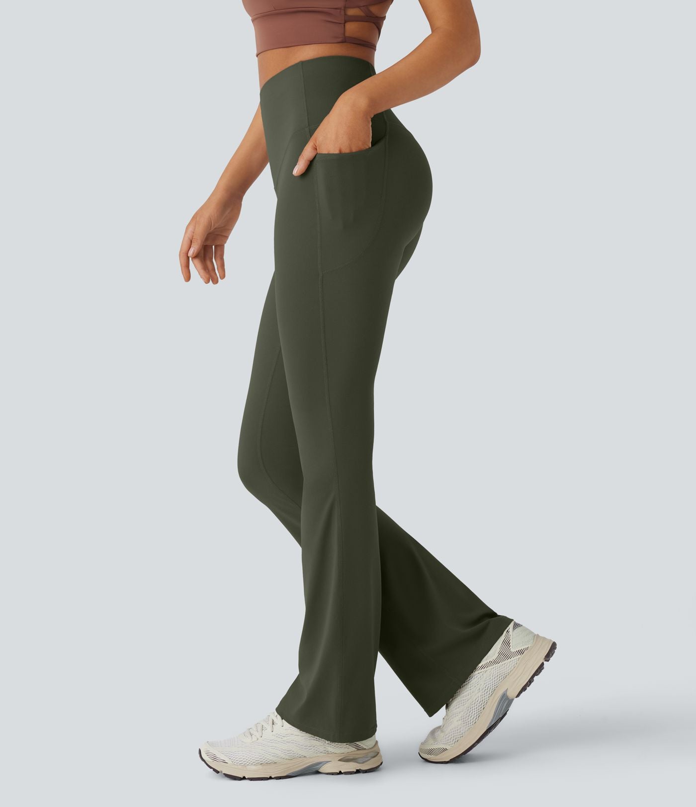 Pantalon de yoga à coupe bootcut gainant taille haute avec poches Halara UltraSculpt™