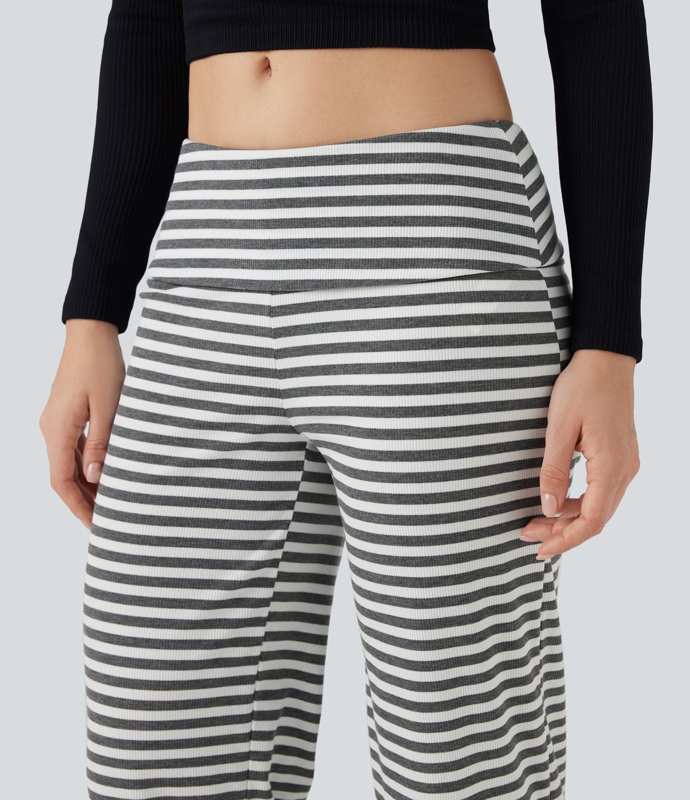 Pantalon évasé rayé taille basse à rabat