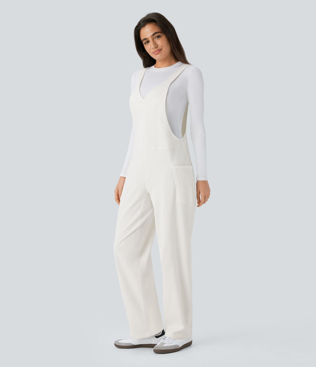 Salopette décontractée Halara Flex™ en denim extensible délavé, col V et poches latérales