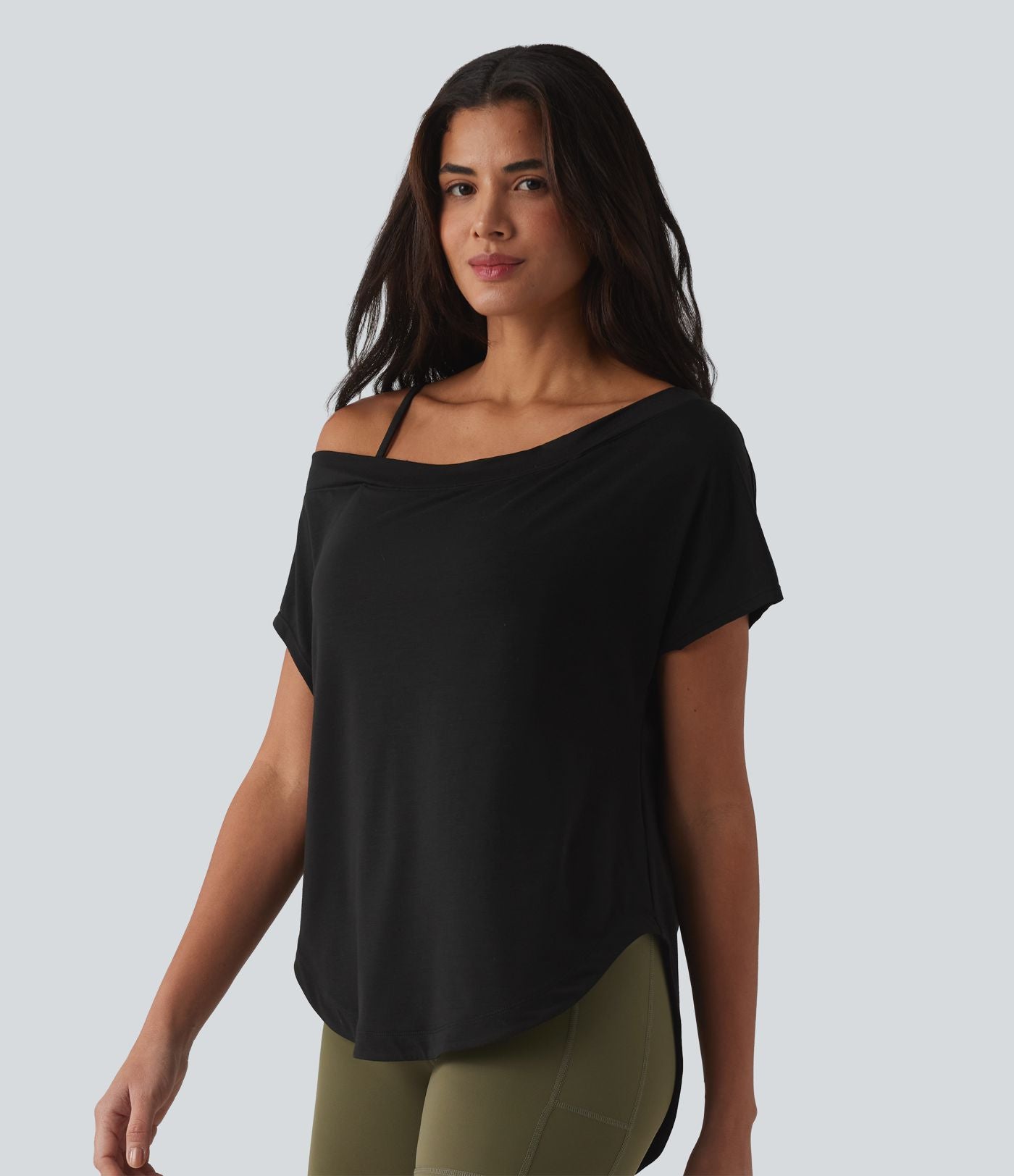 Top de yoga à une épaule, manches courtes, ourlet asymétrique et soutien-gorge intégré à séchage rapide
