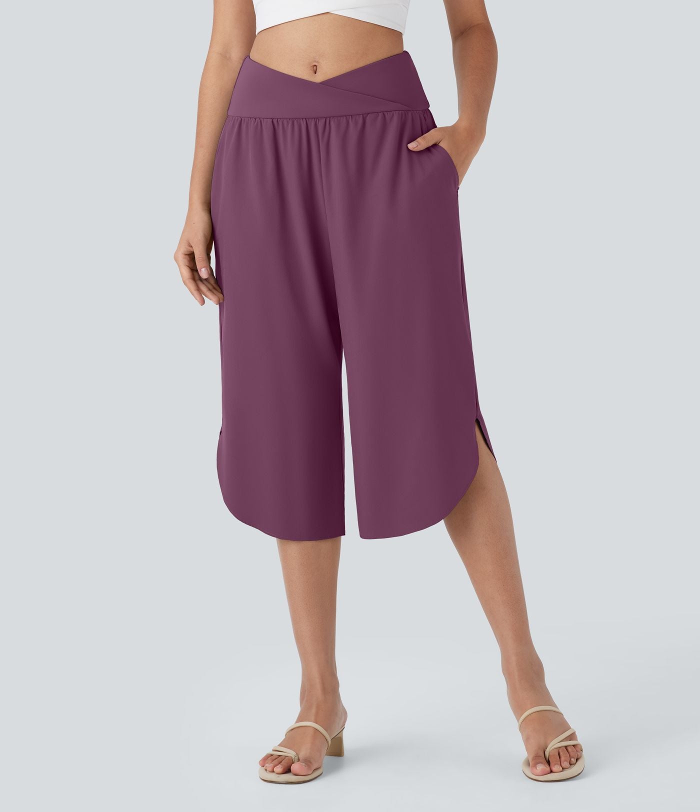 Pantalon capri de vacances Breezeful™ taille haute croisée avec poches latérales, fente et séchage rapide