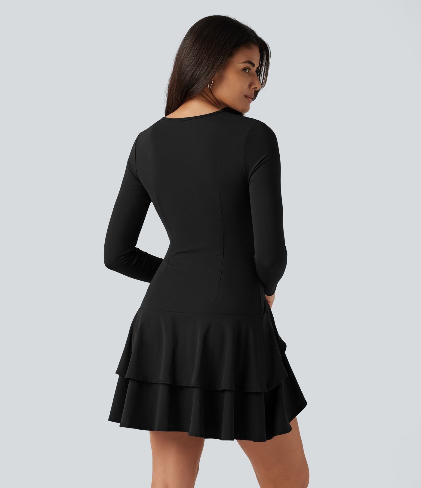 Robe mini SoftlyZero™ Airy effet frais InstantCool à manches longues, encolure arrondie et volants superposés