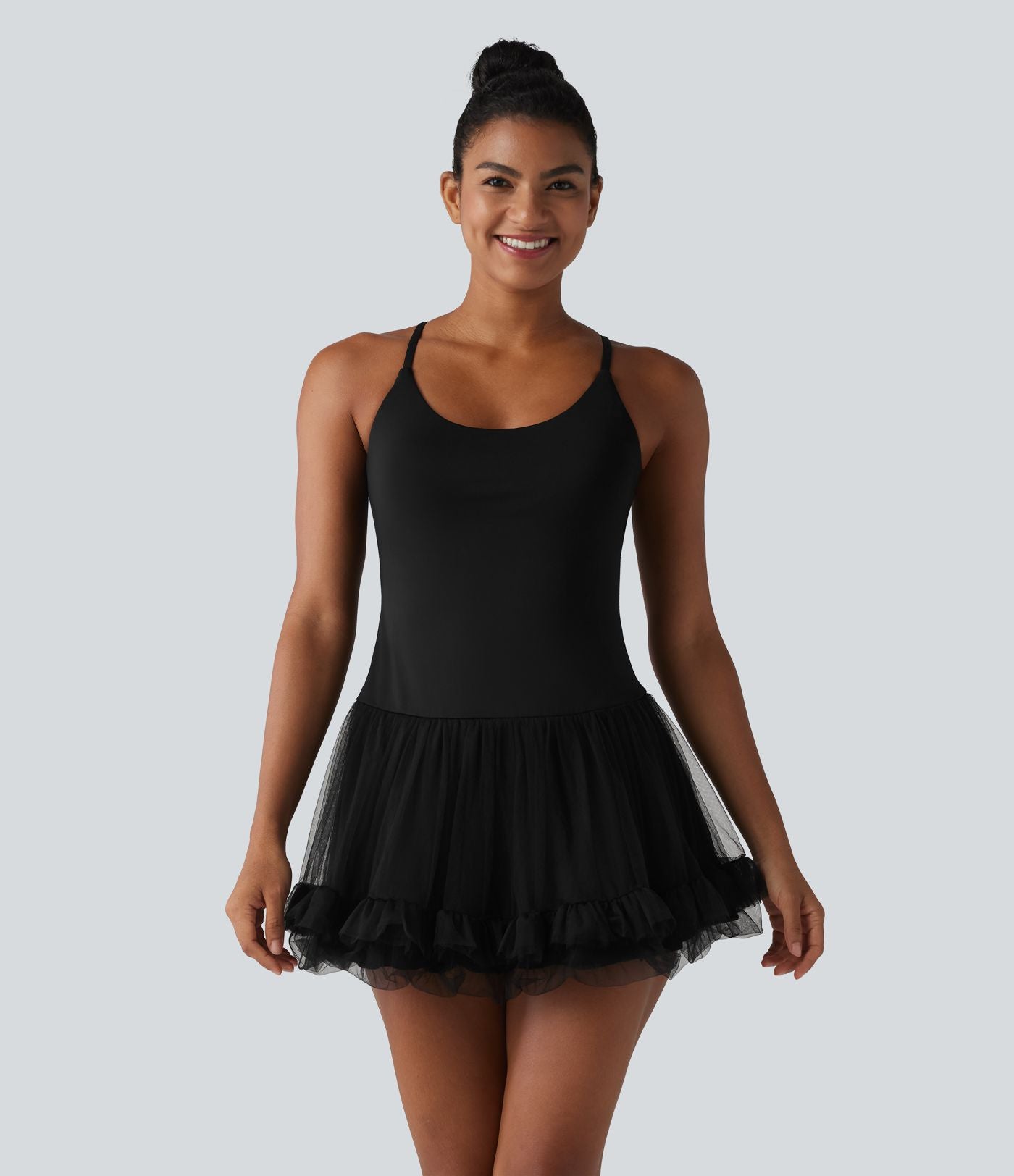 Robe mini de sport 2 en 1 avec brassière intégrée en maille contrastée avec poches - Édition Easy Peasy
