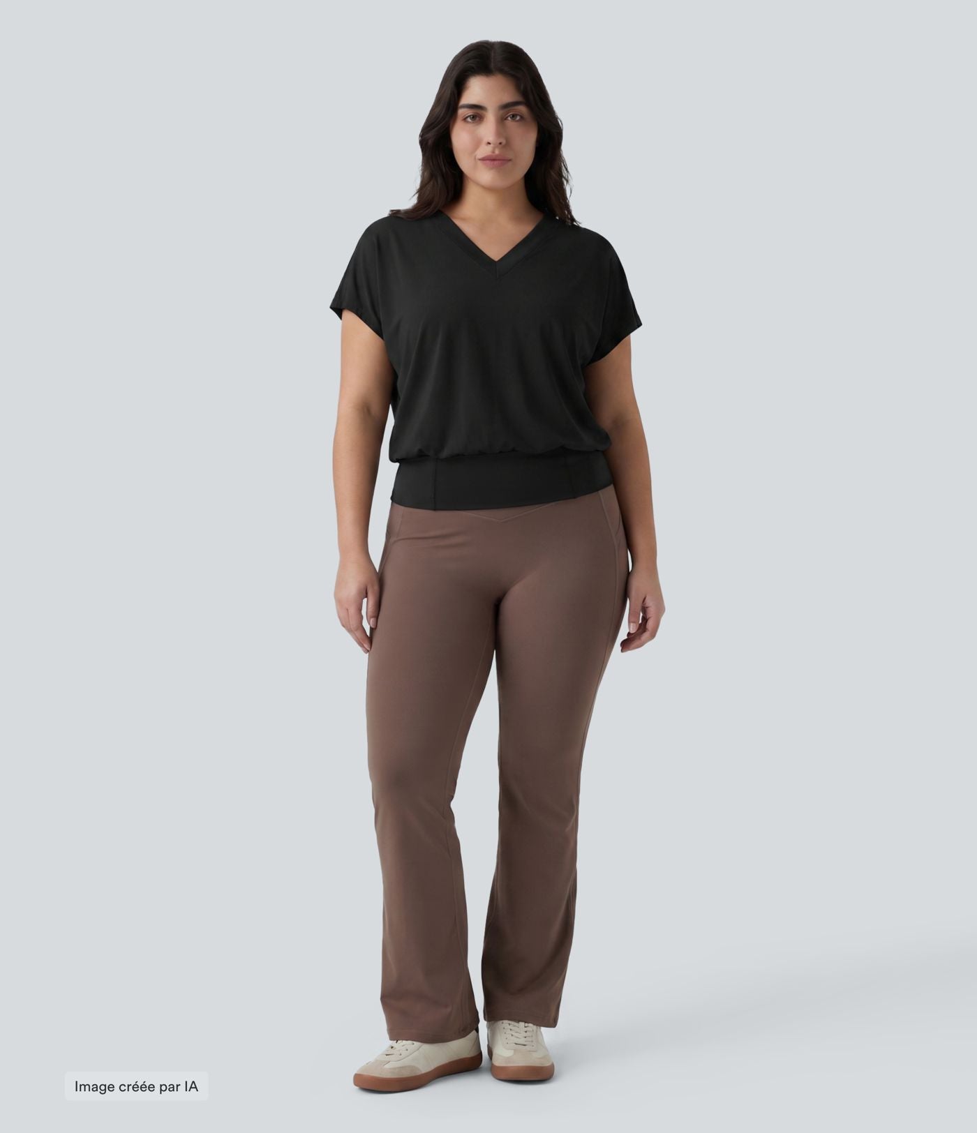 Haut de yoga grande taille oversize à col V, manches courtes, toucher frais et séchage rapide