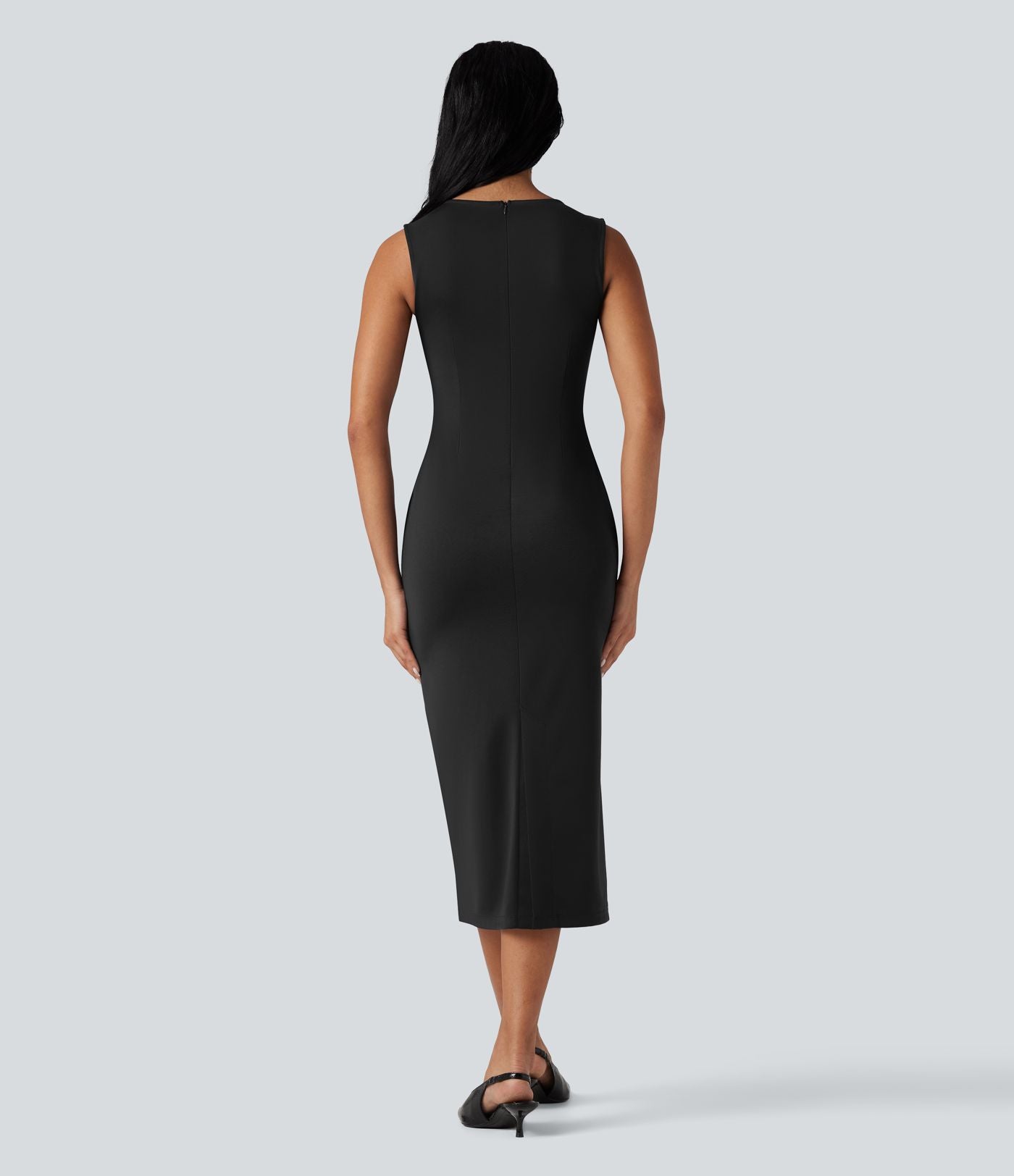 Robe mi-longue moulante fendue col carré sans manches