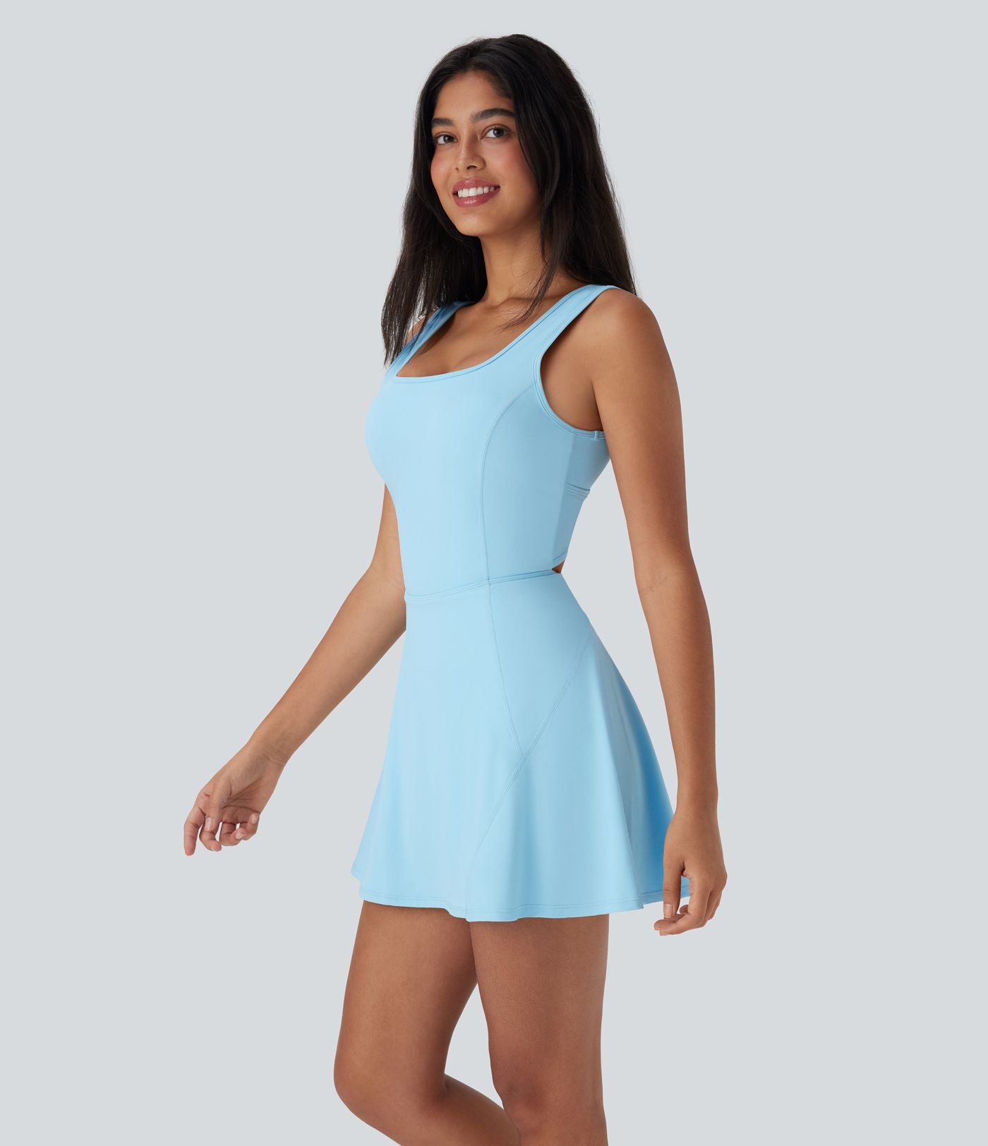 Robe SoftlyZero™ Airy de danse mini 2-en-1 dos nu, col U, bretelles croisées, poches latérales et effet frais InstantCool, accès facile Easy Peasy